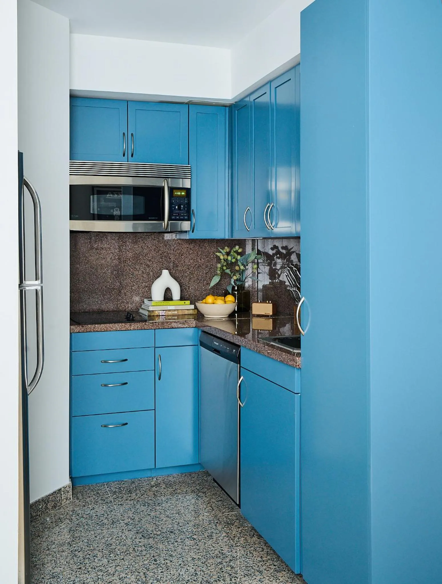 Kitchen or kitchenette in Rusk House Serviced Apartments