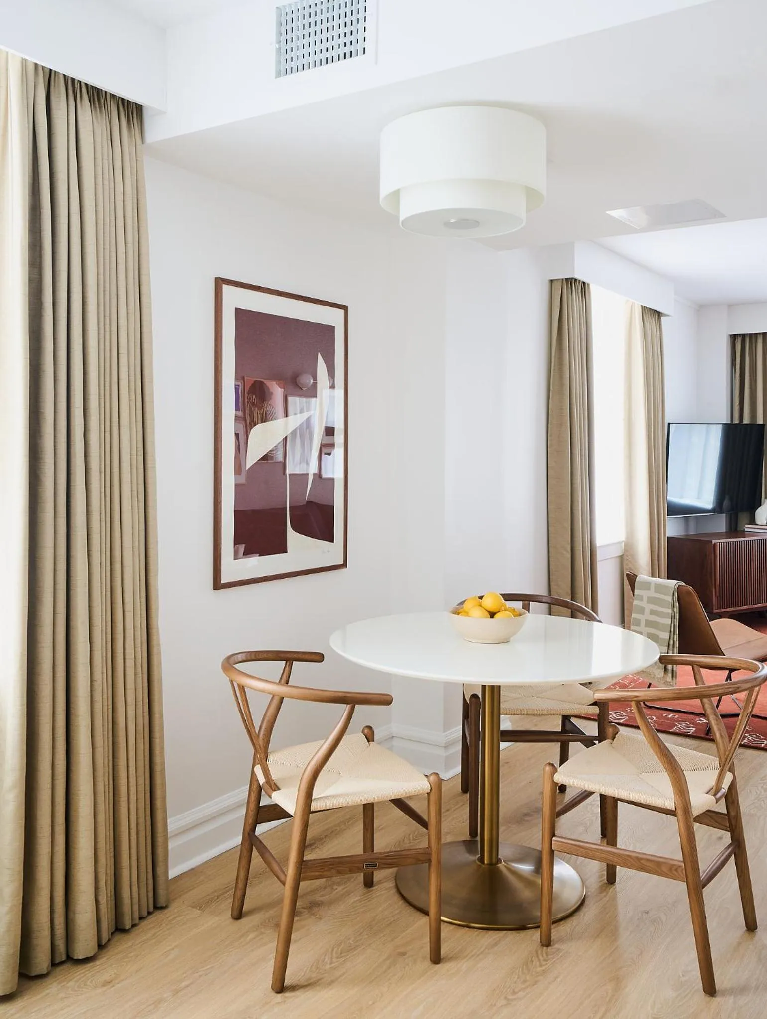 Dining area in Rusk House Serviced Apartments