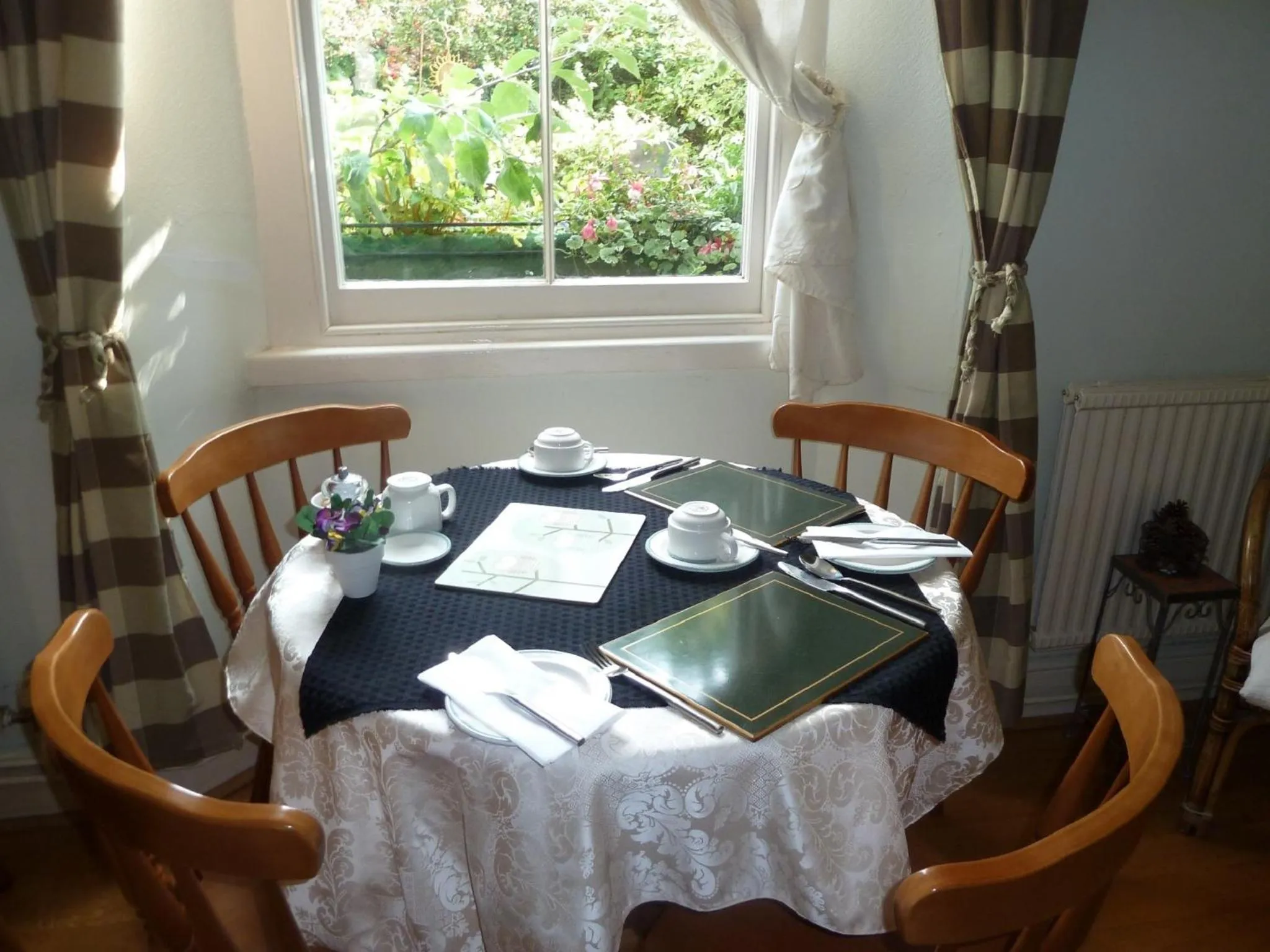 Restaurant/places to eat in The Owls Crest House B&B