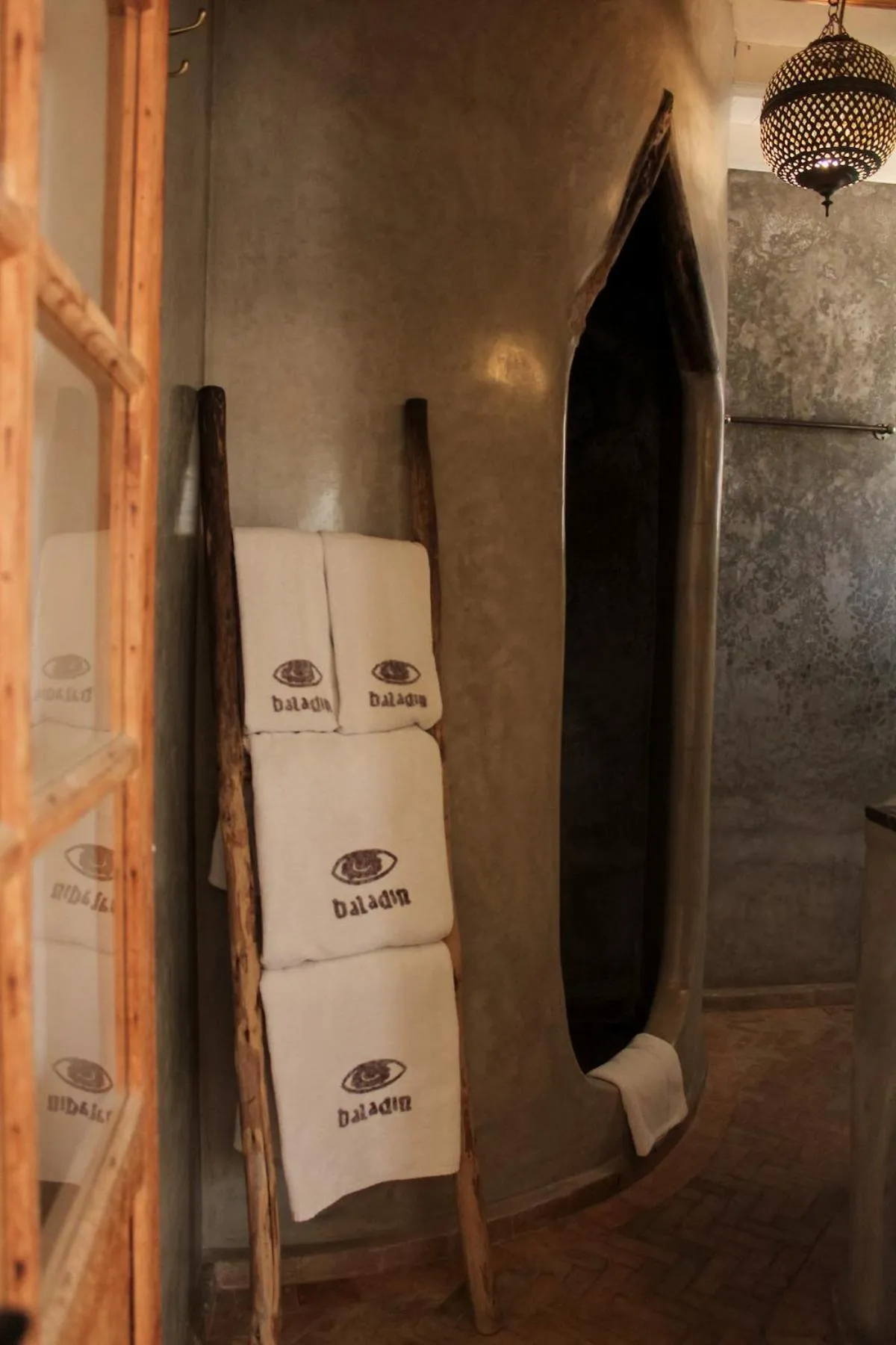 Shower in Riad Baladin