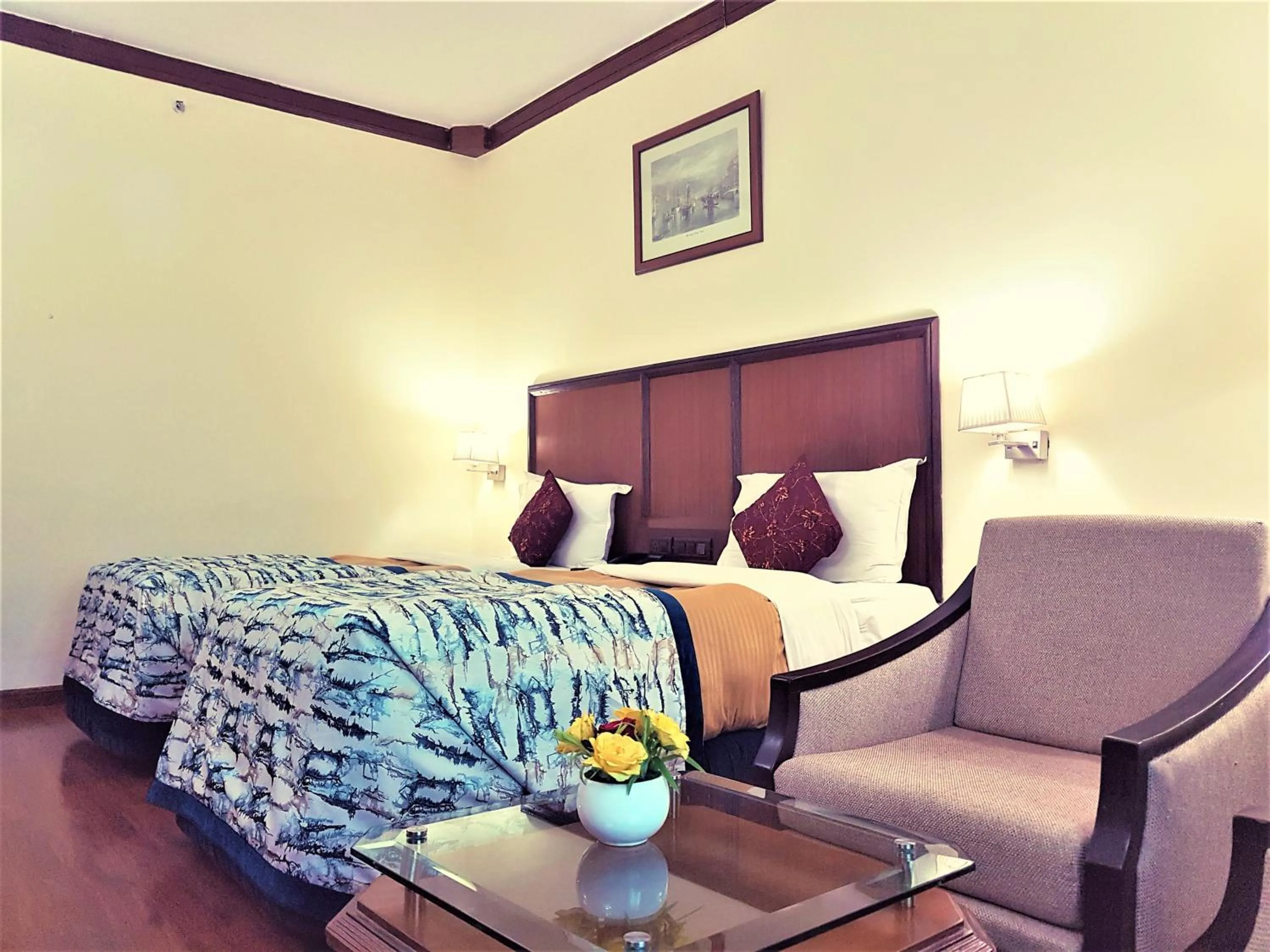 Bedroom, Bed in Hotel Samrat, New Delhi