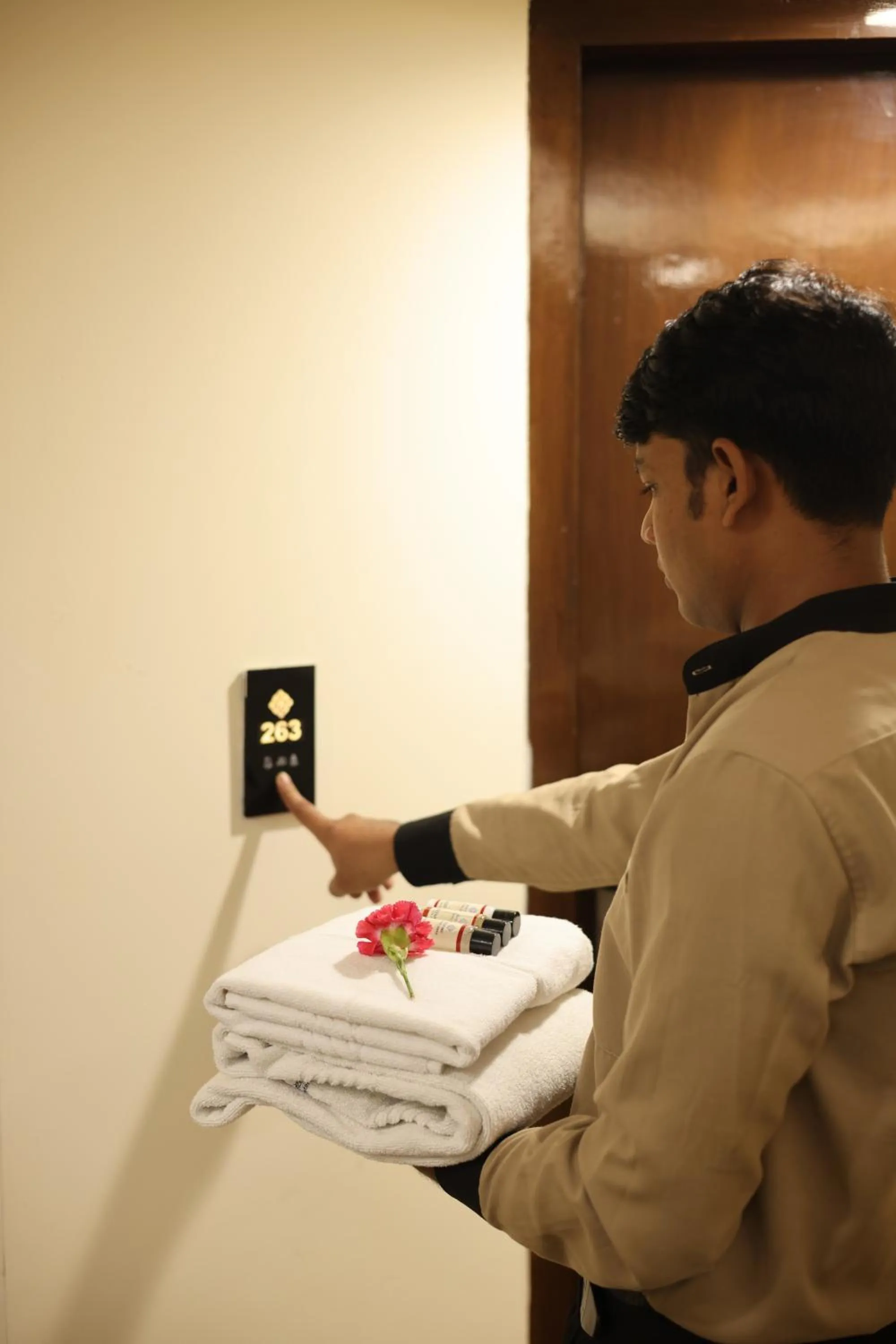 People in Hotel Samrat, New Delhi