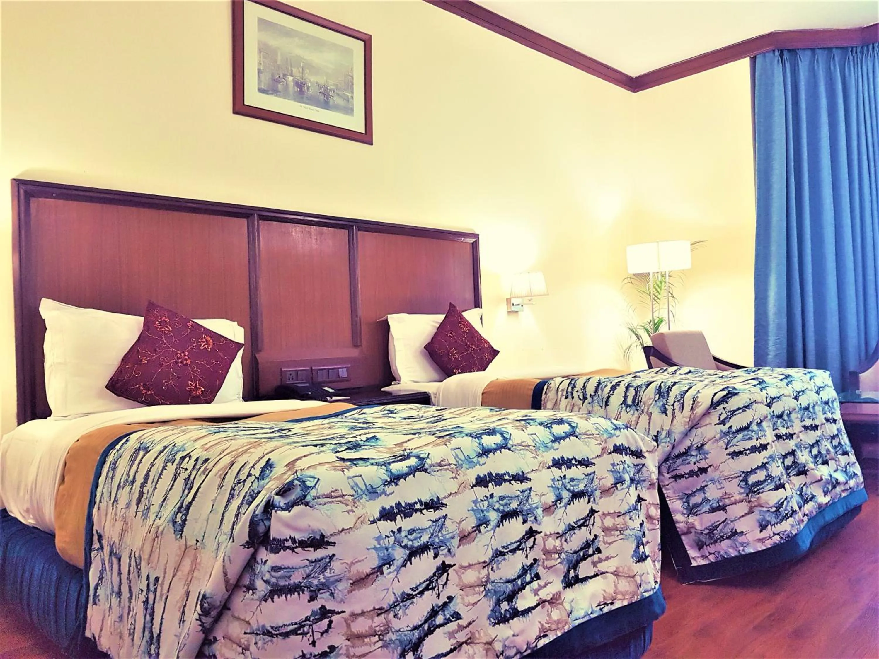 Bedroom, Bed in Hotel Samrat, New Delhi