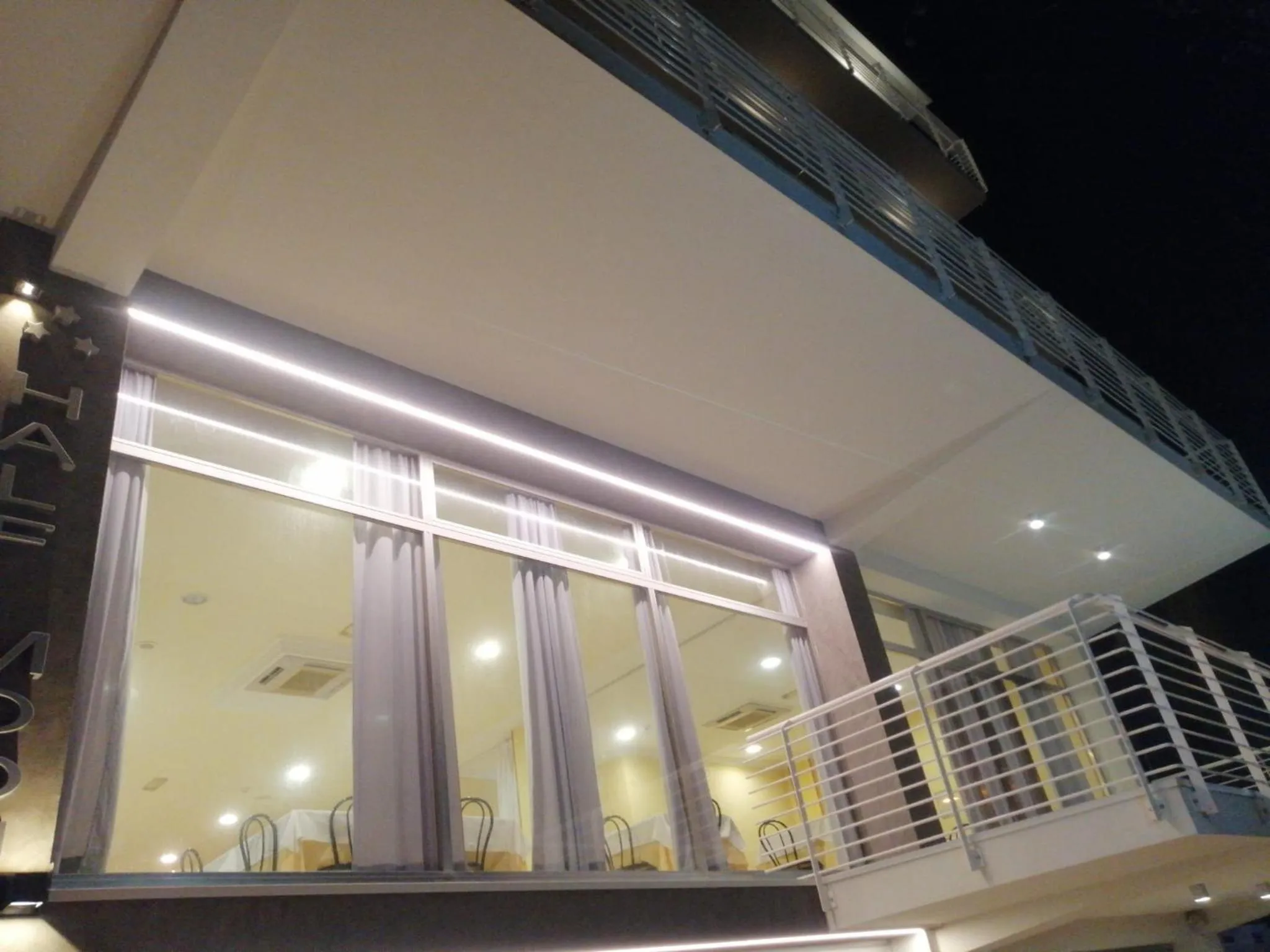 HOTEL HALF MOON RESTAURANT