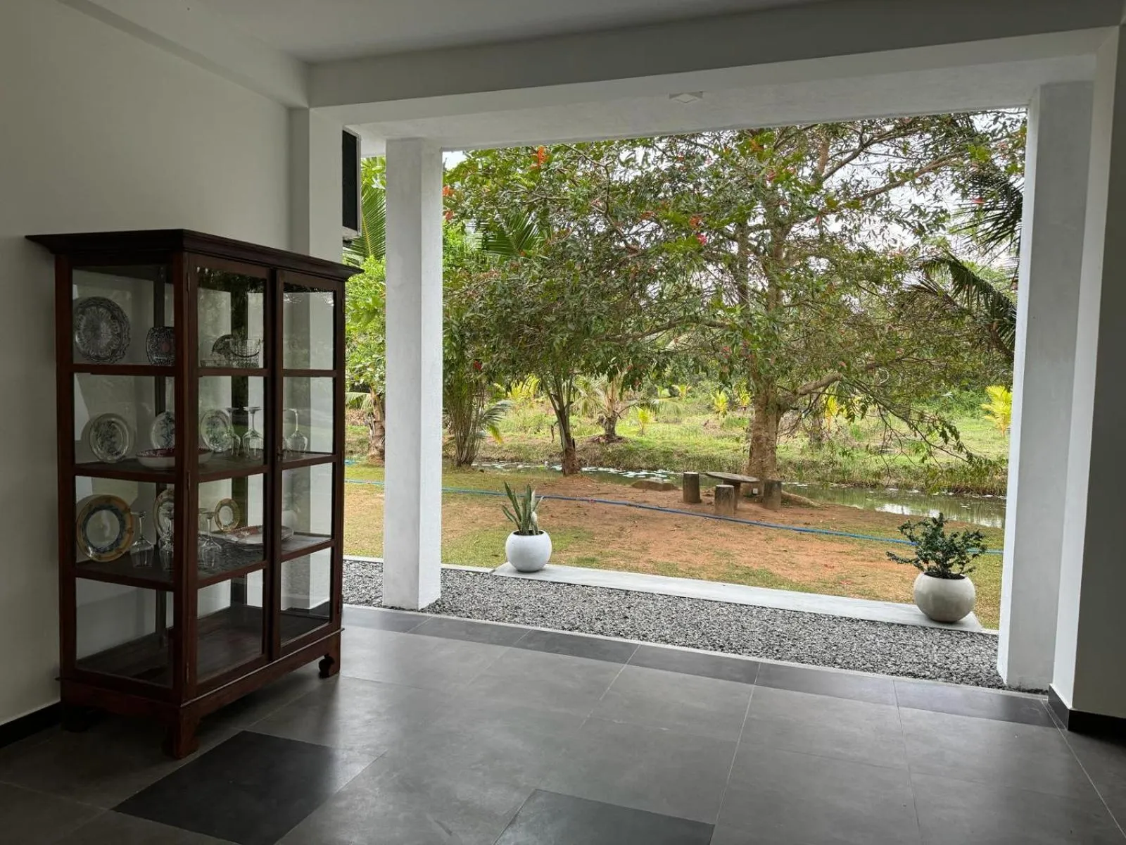 Day in Shades Hotel & Villa