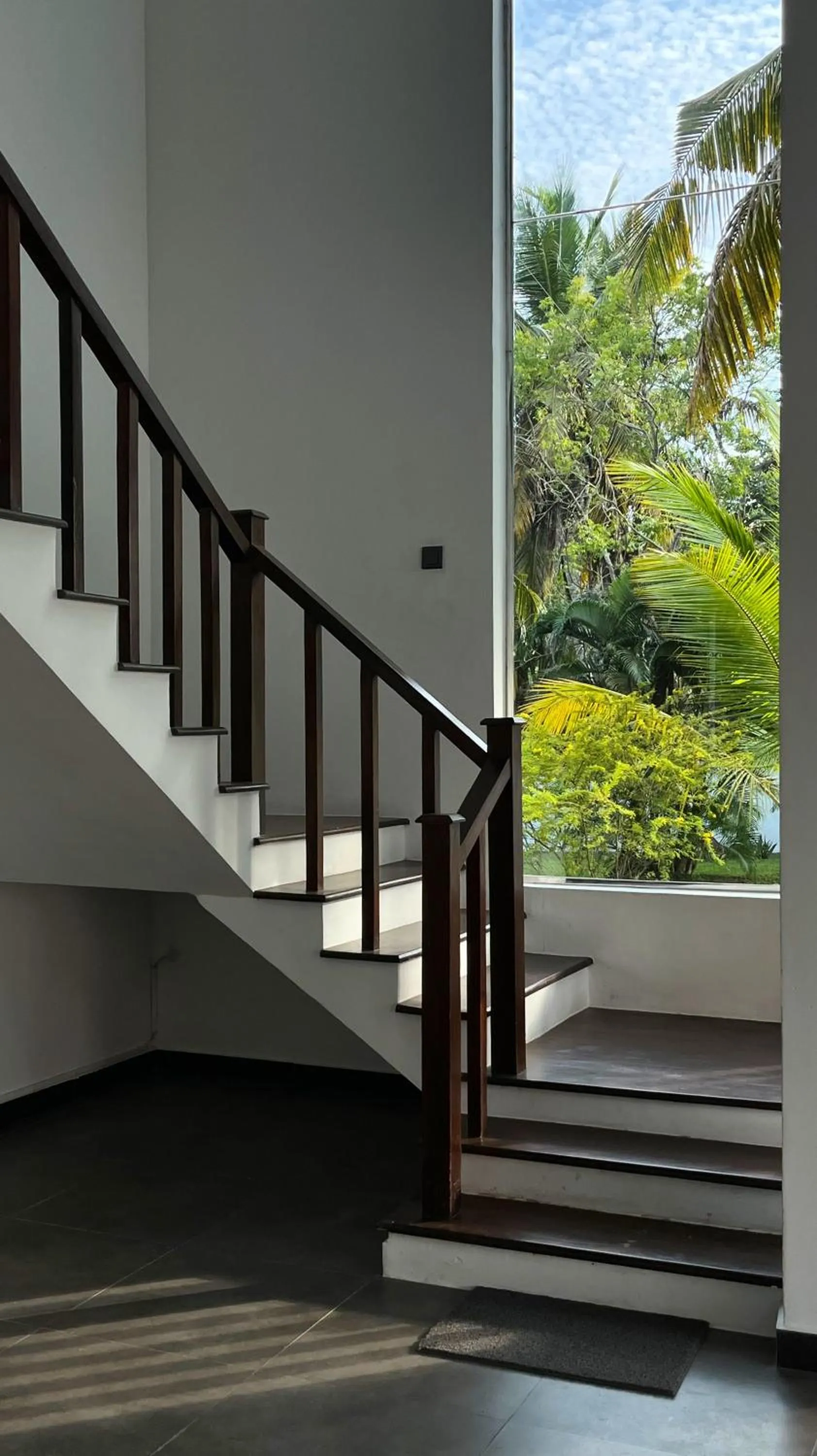 Day in Shades Hotel & Villa