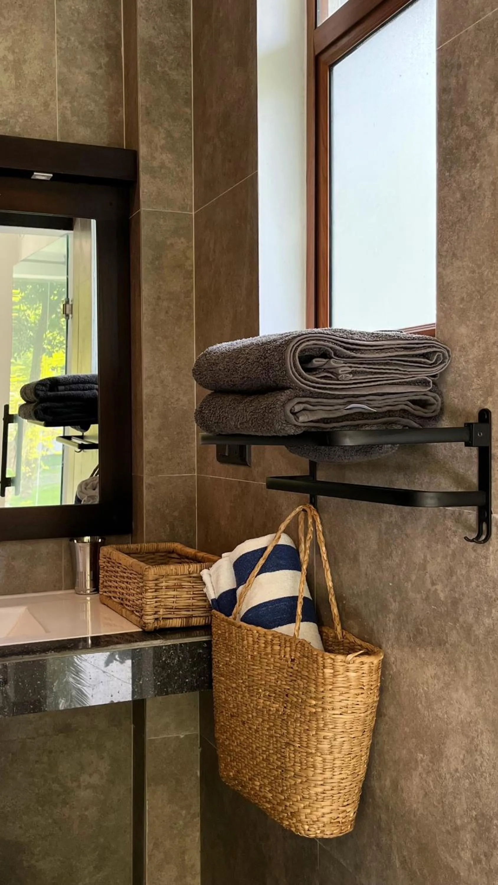 Shower in Shades Hotel & Villa