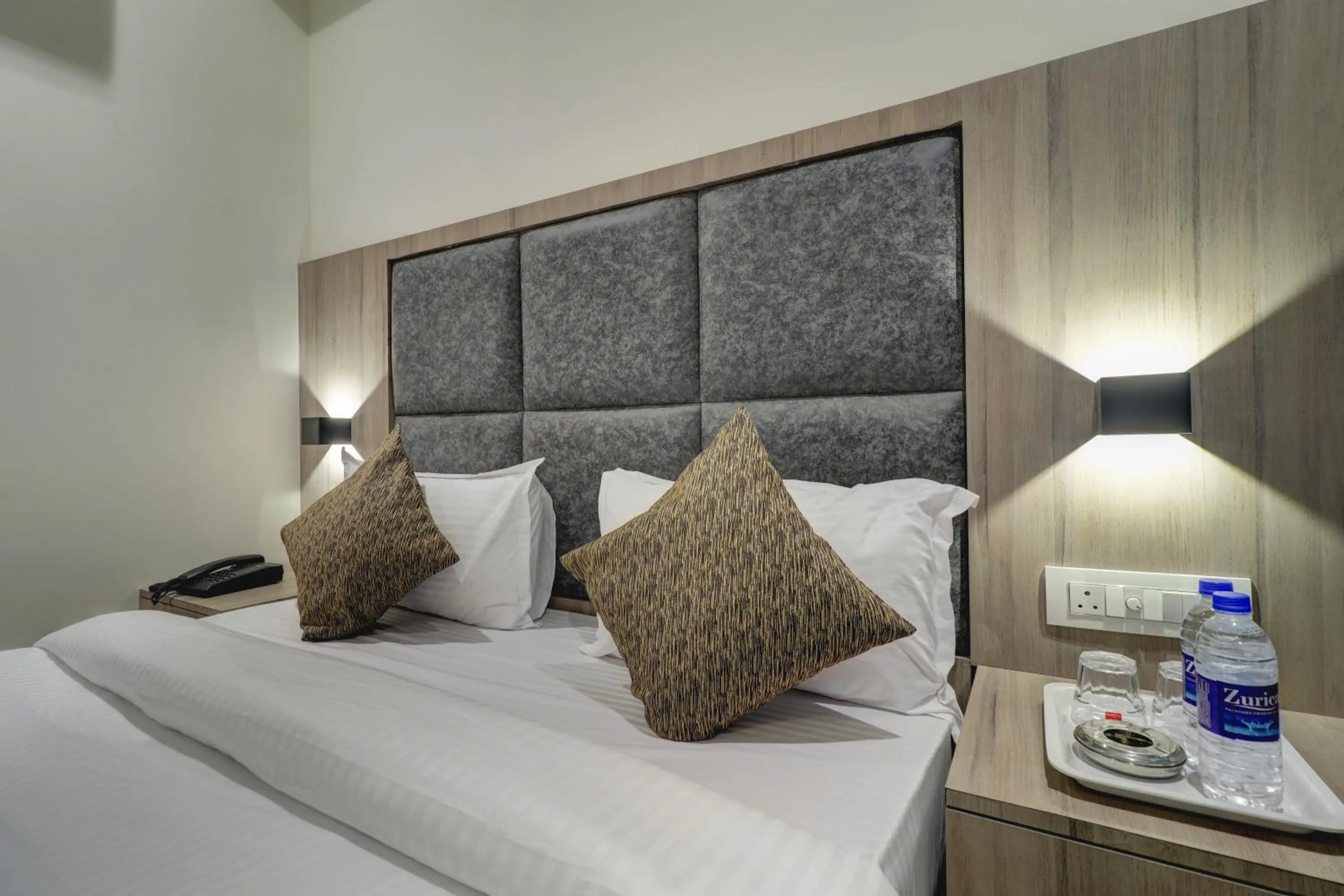 Bedroom, Bed in Hotel Sion Fort