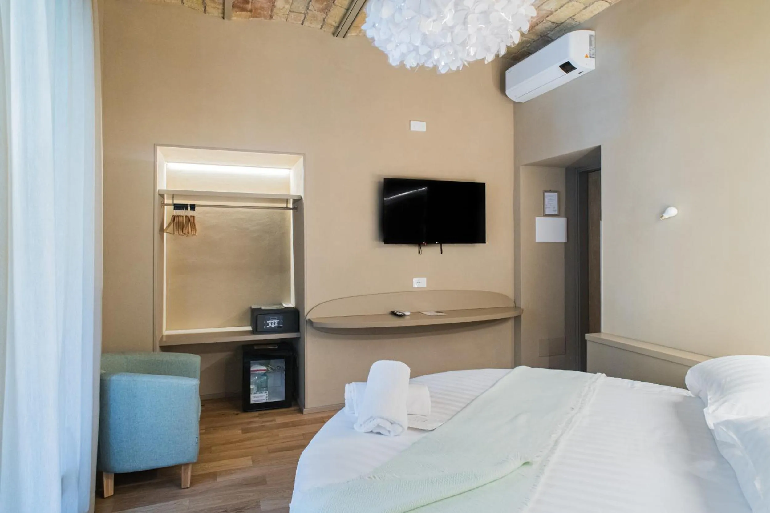 Bed in 163 BOUTIQUE HOTEL