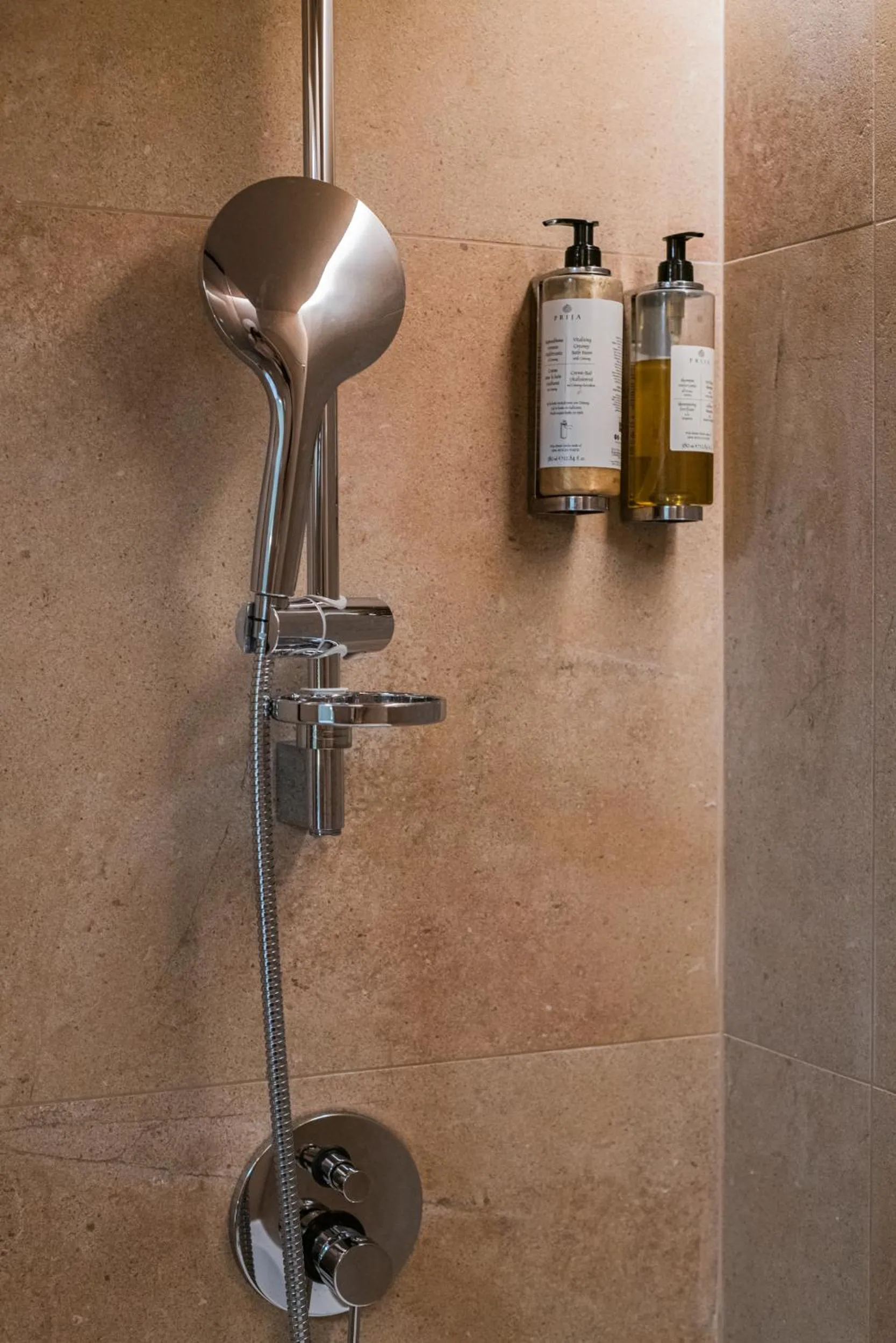 Shower in 163 BOUTIQUE HOTEL