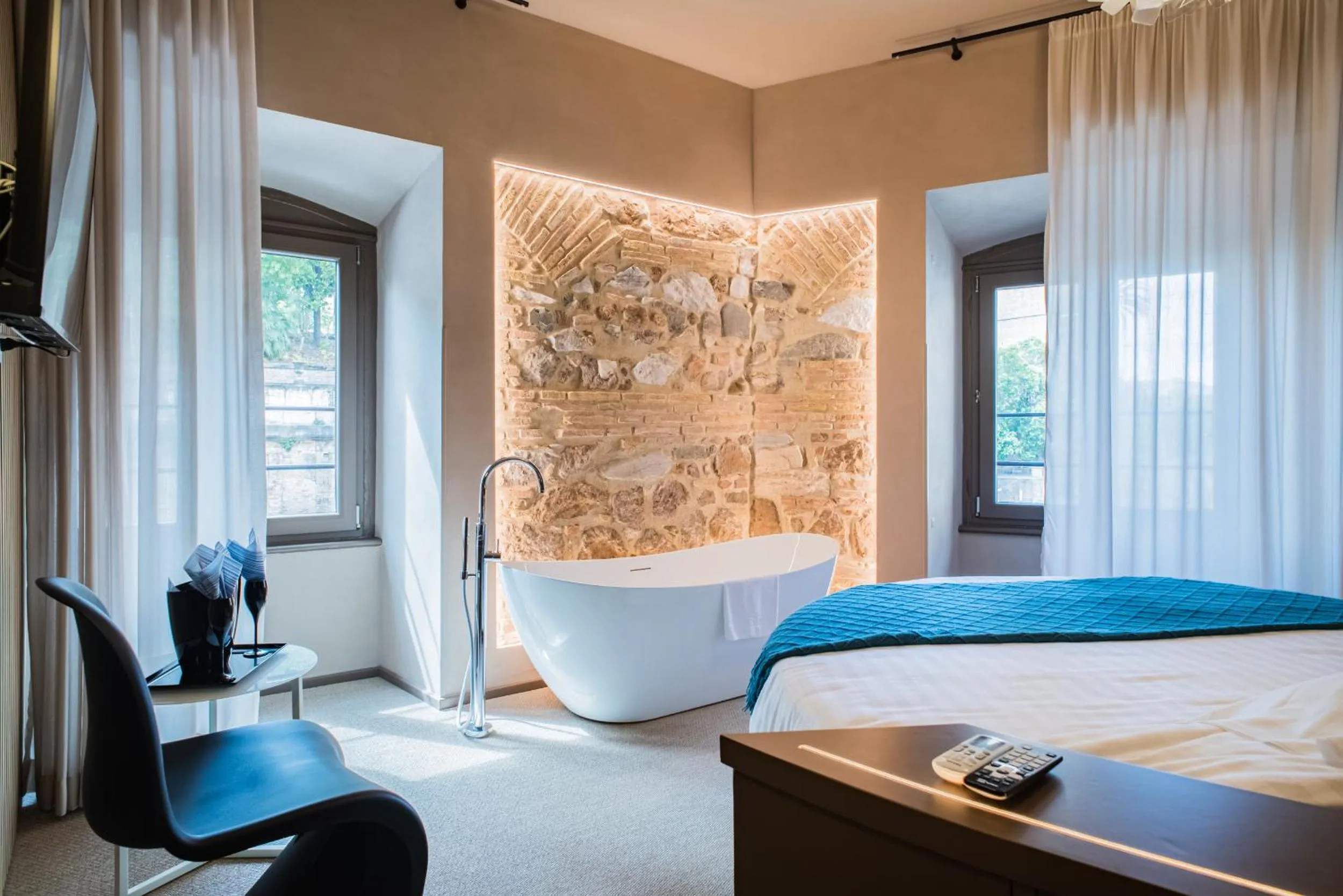 Bed in 163 BOUTIQUE HOTEL