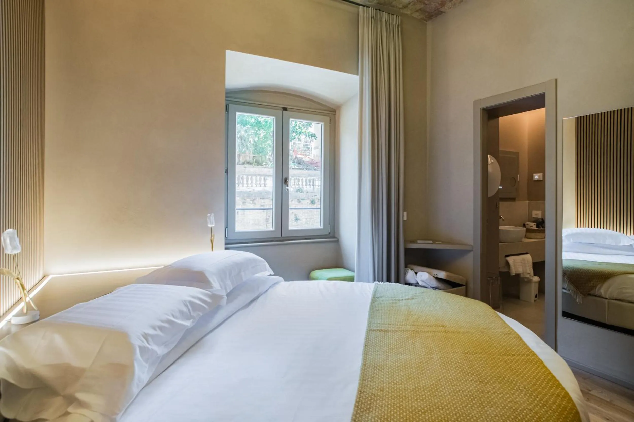 Bed in 163 BOUTIQUE HOTEL