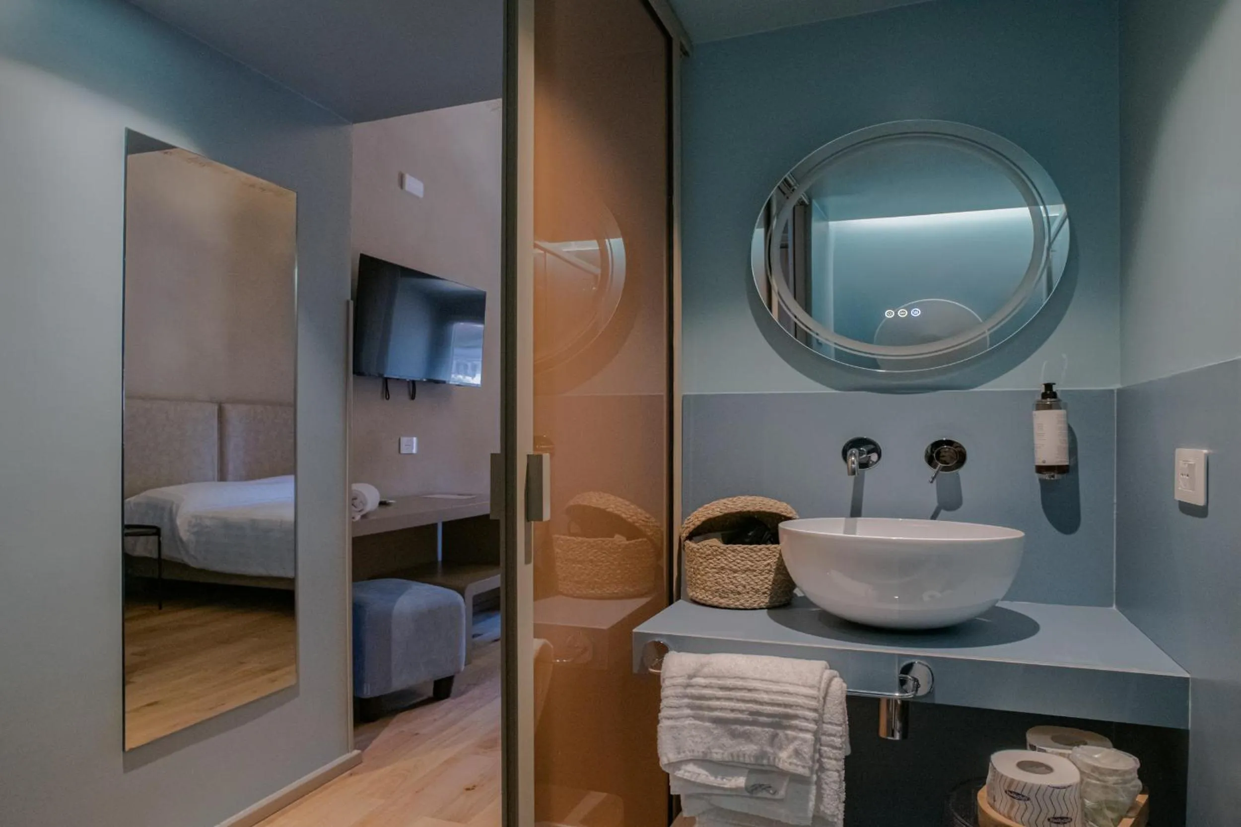 Bathroom, Bed in 163 BOUTIQUE HOTEL