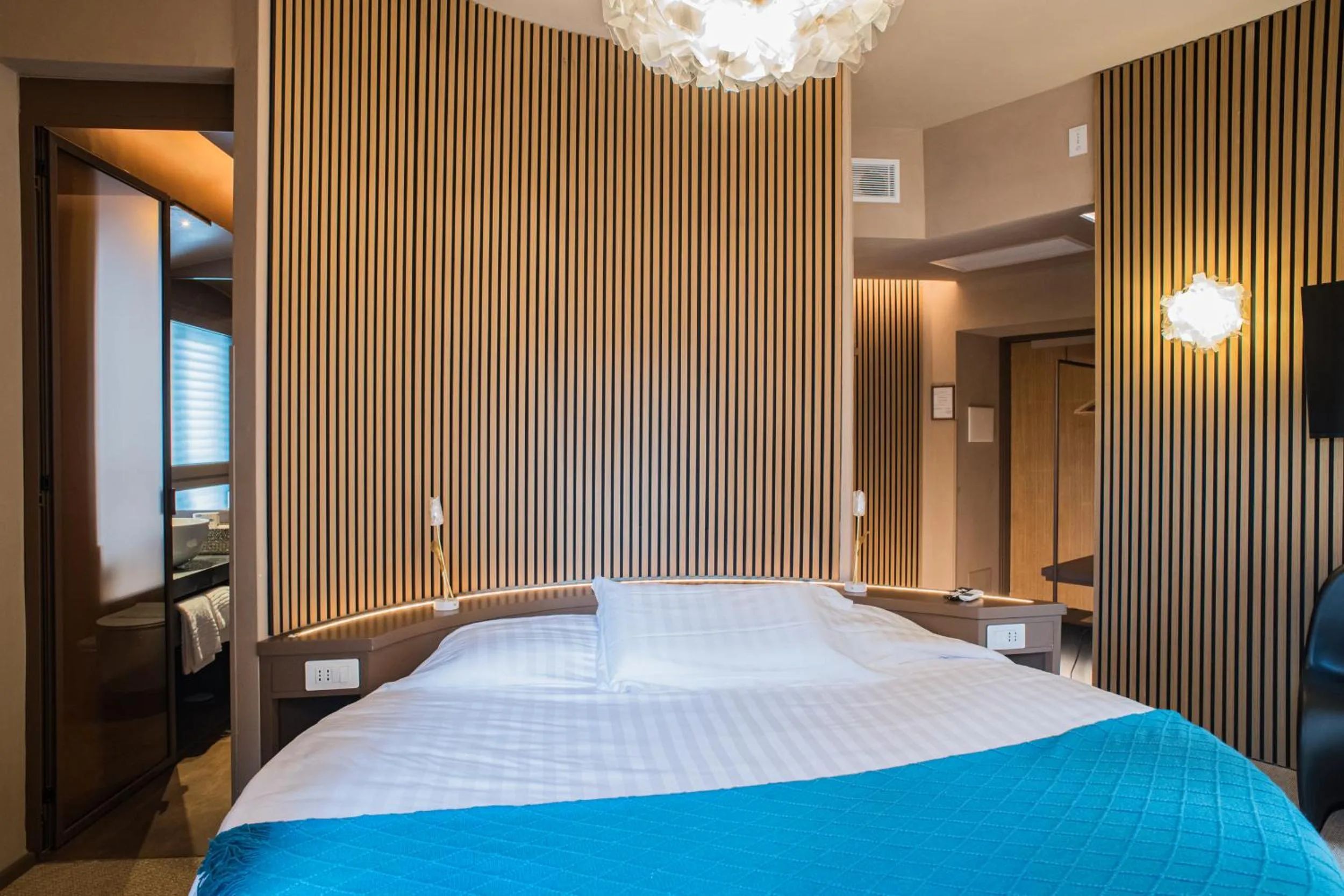 Bed in 163 BOUTIQUE HOTEL