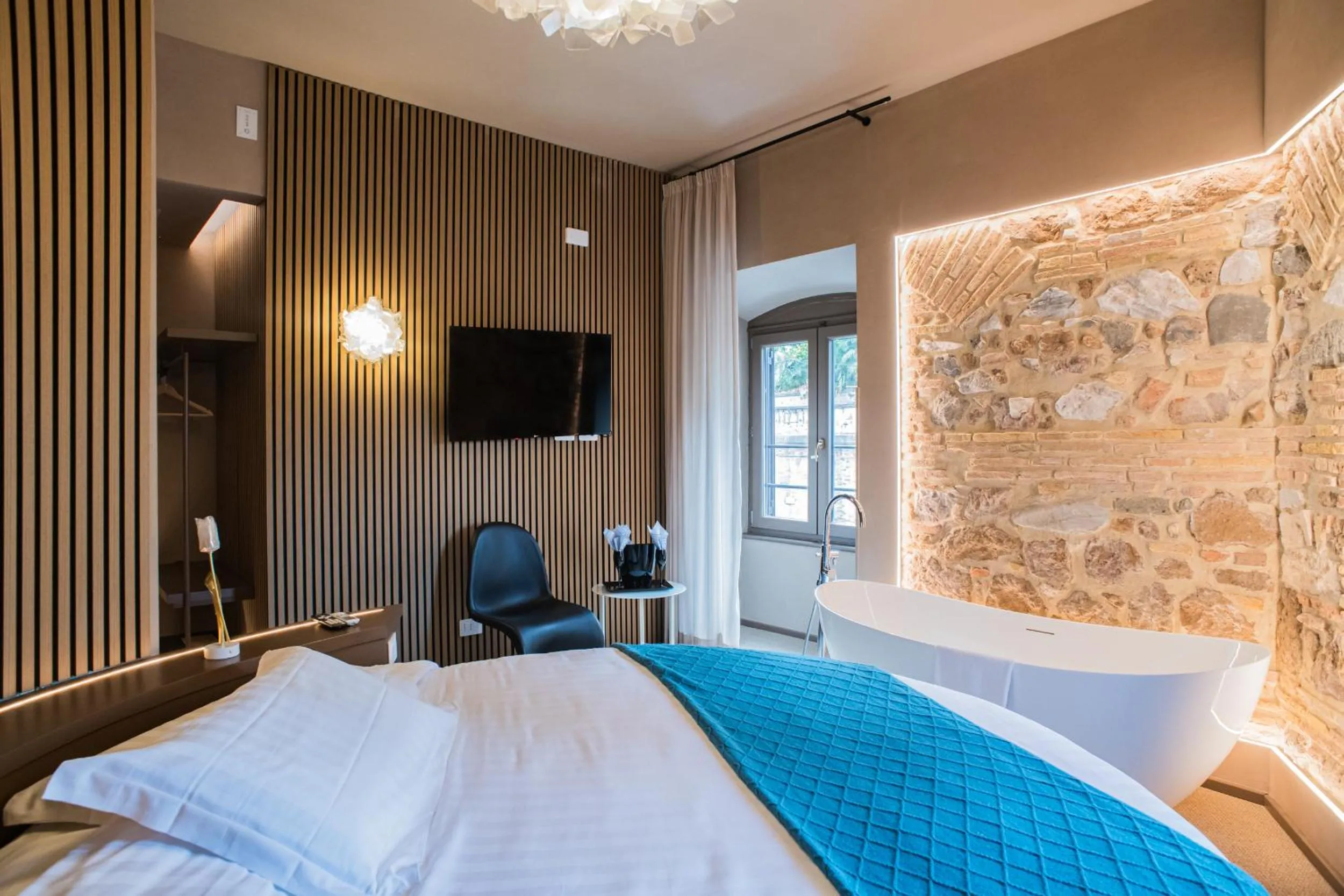 Bed in 163 BOUTIQUE HOTEL