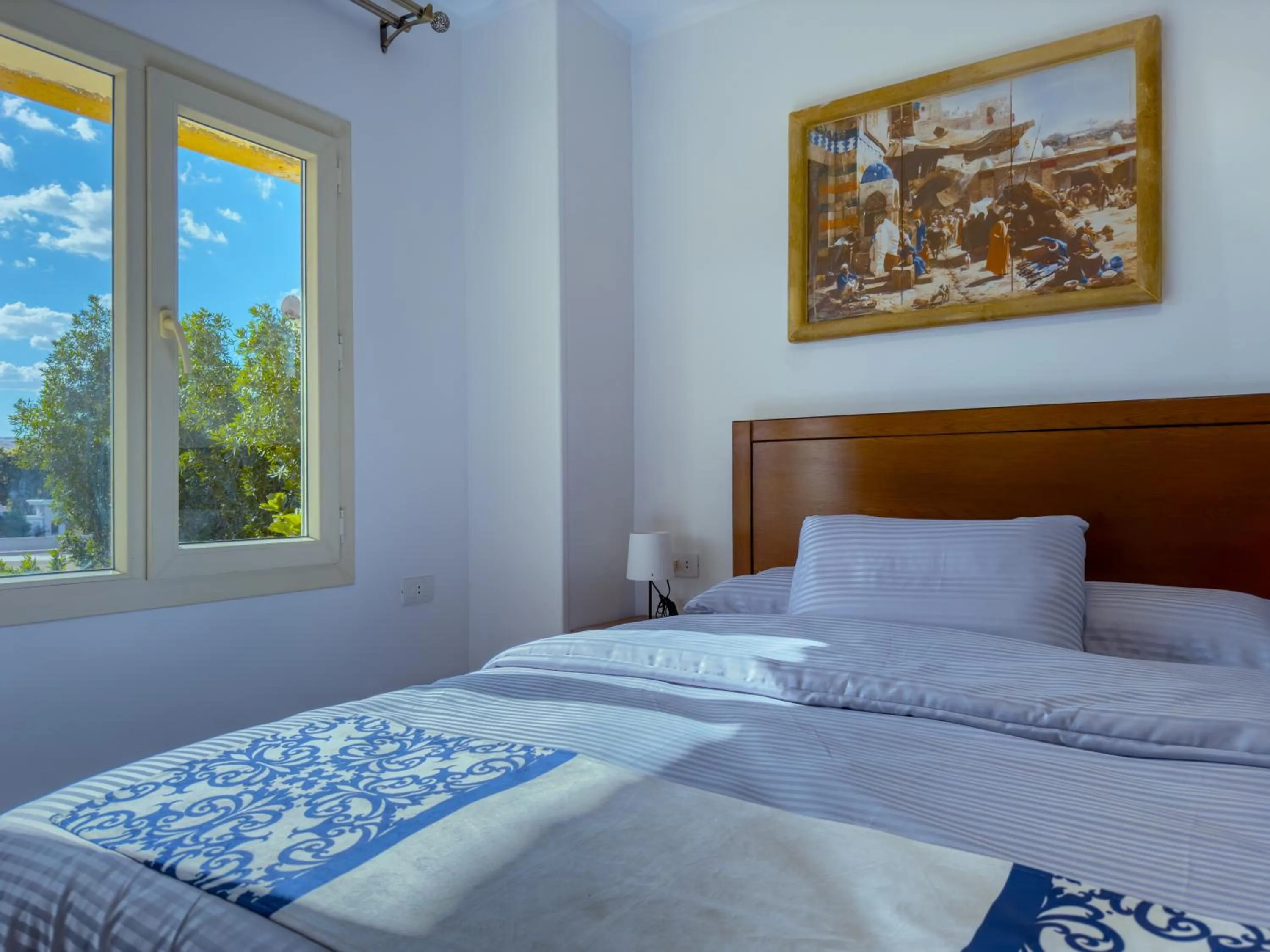 Bed in Royal Crown Hotel Giza Pyramids View