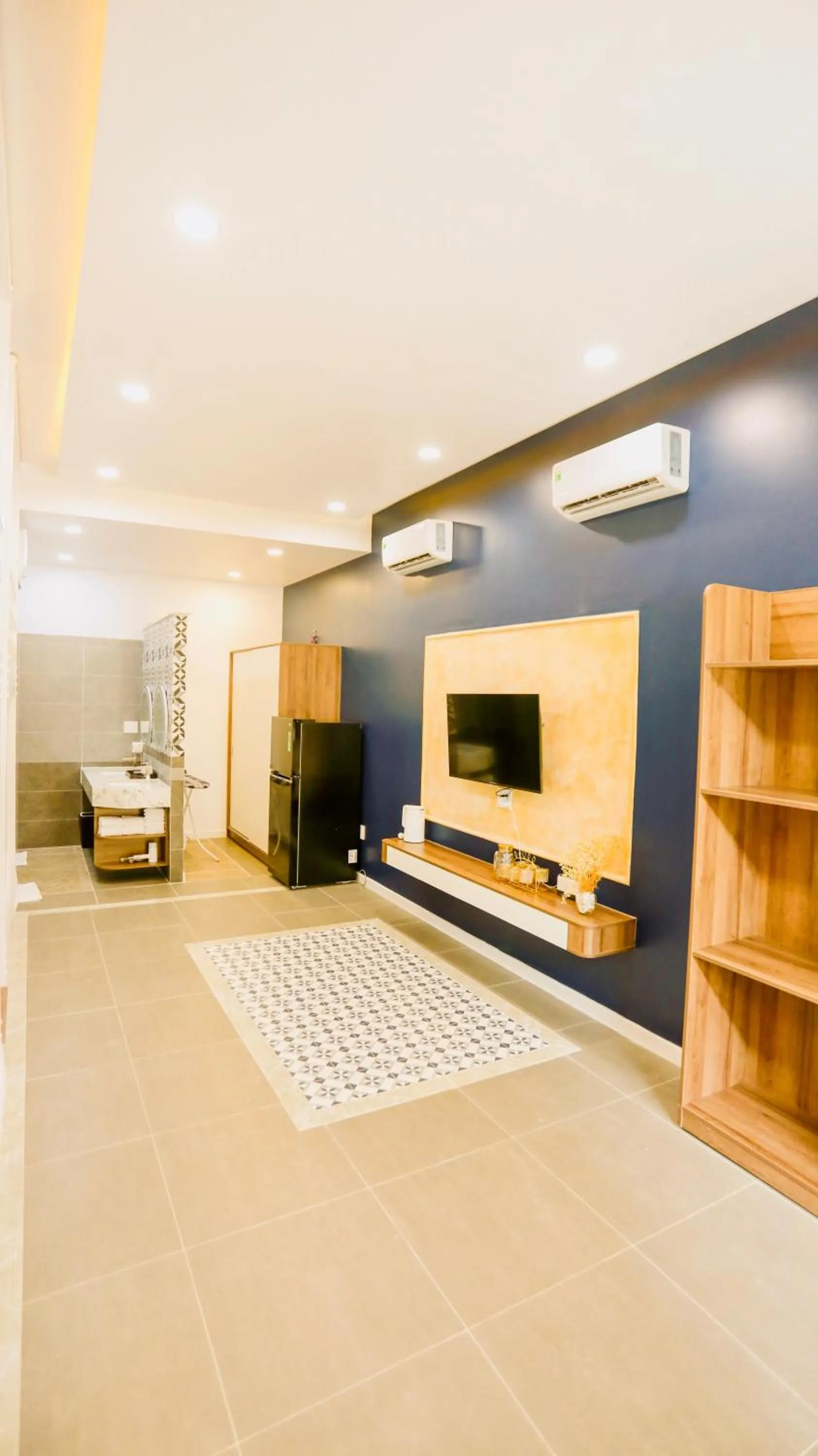 Photo of the whole room in Kiwi's Homestay & Cafe