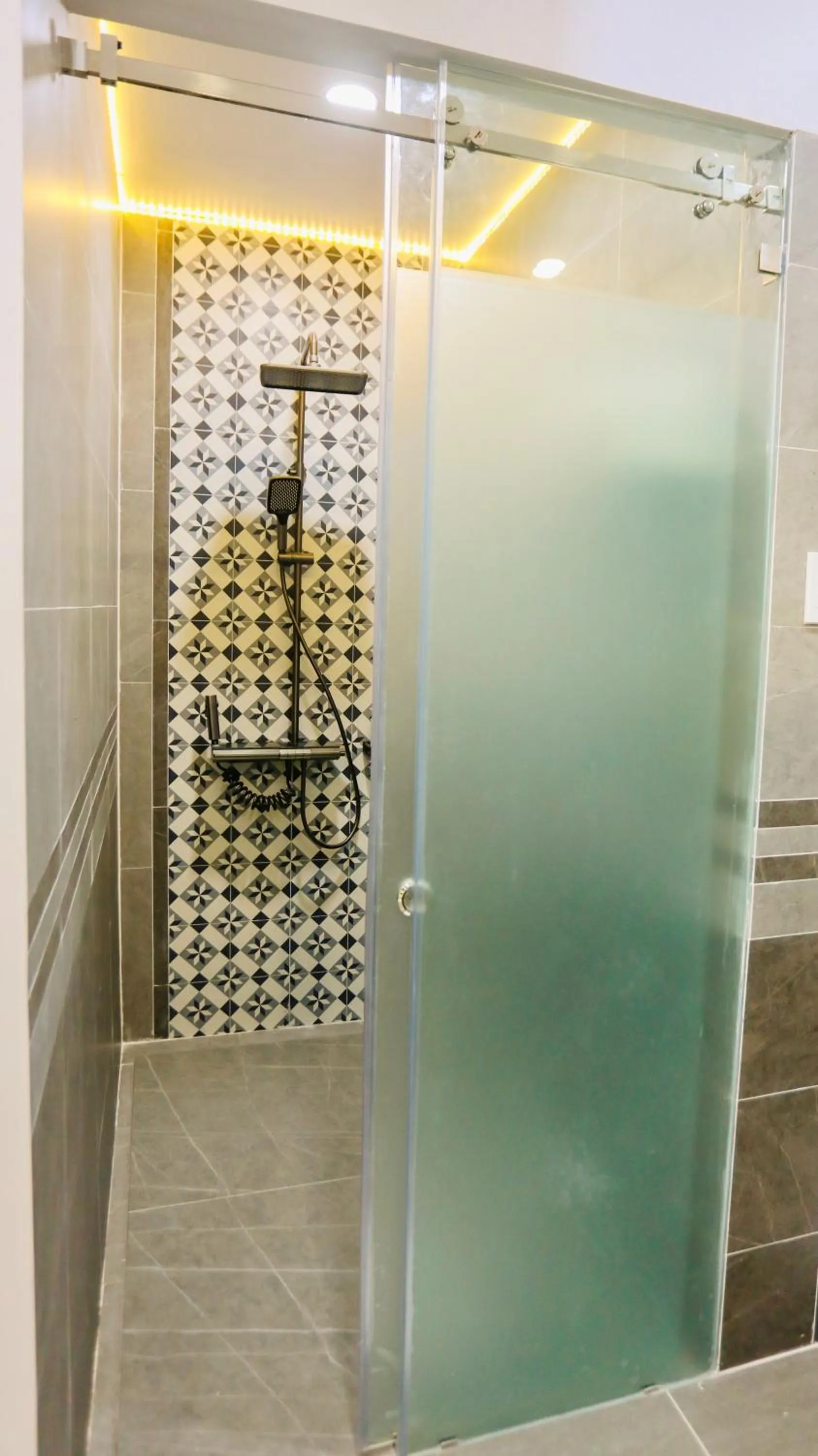 Bathroom in Kiwi's Homestay & Cafe