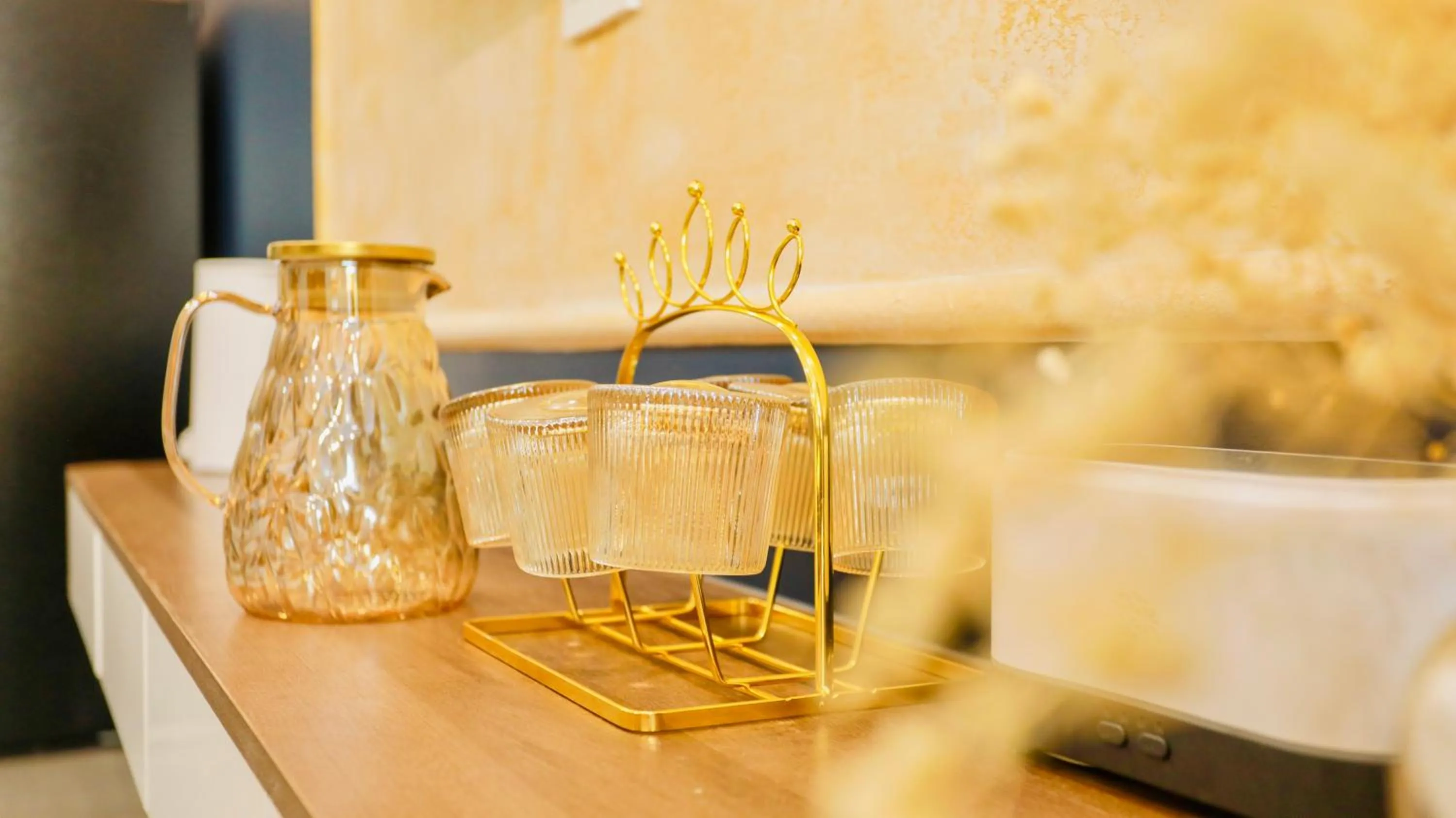 hair dresser in Kiwi's Homestay & Cafe