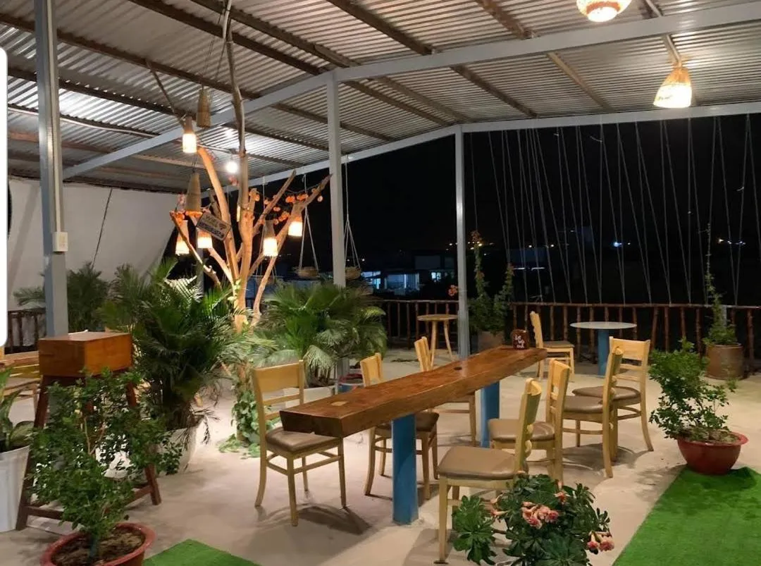 Balcony/Terrace in Kiwi's Homestay & Cafe