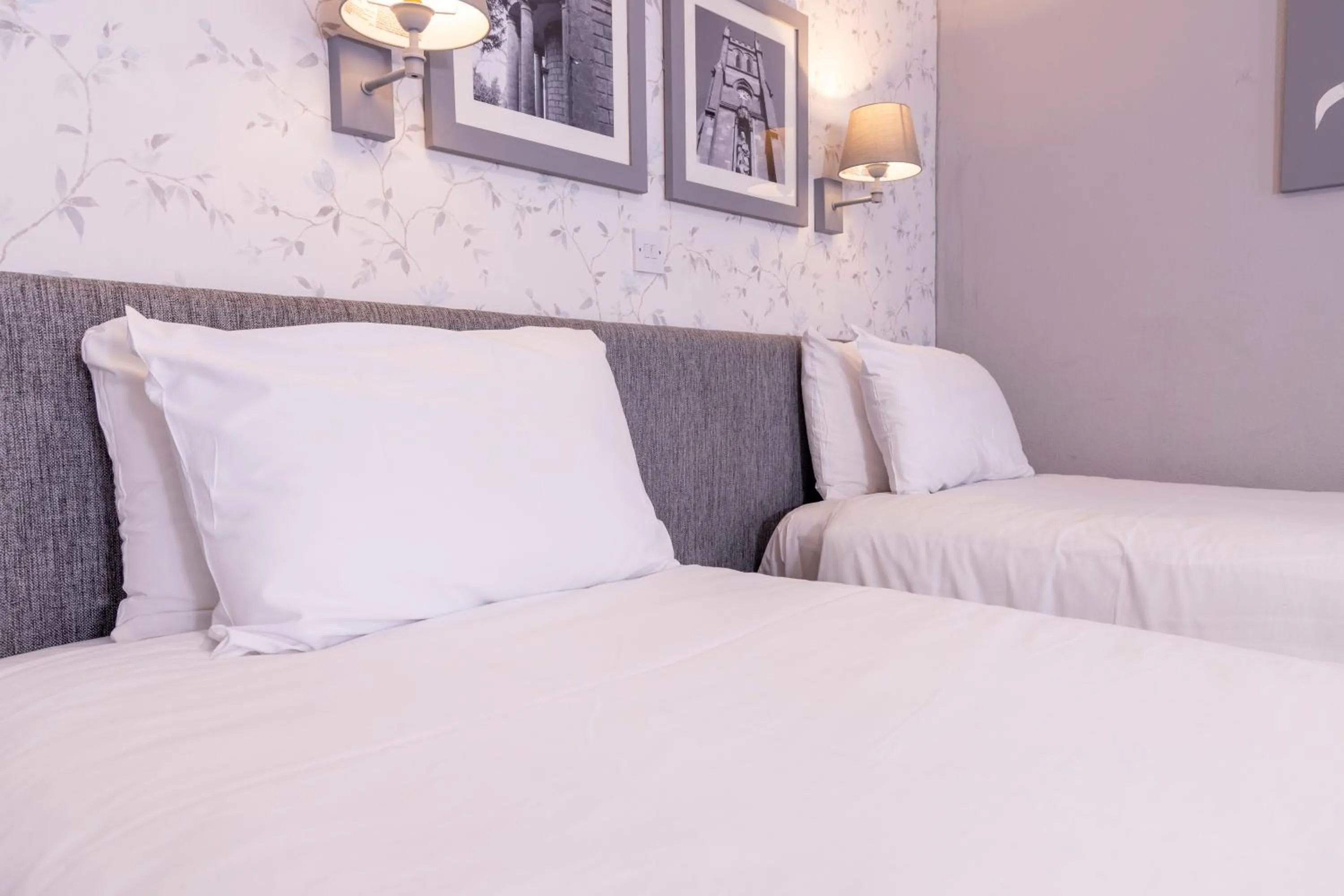 Bed in Cromwell Lodge Hotel by Greene King Inns