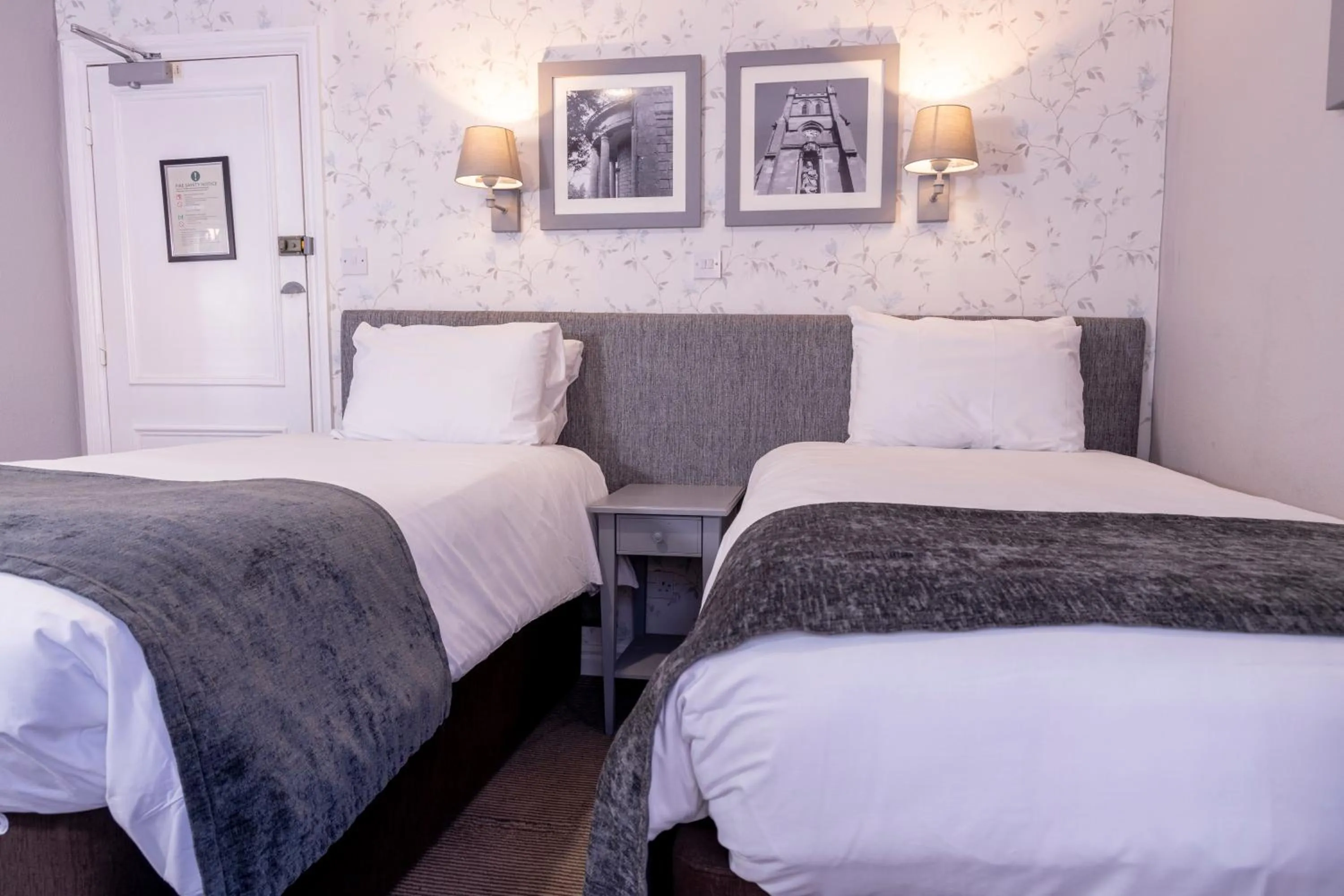 Bed in Cromwell Lodge Hotel by Greene King Inns