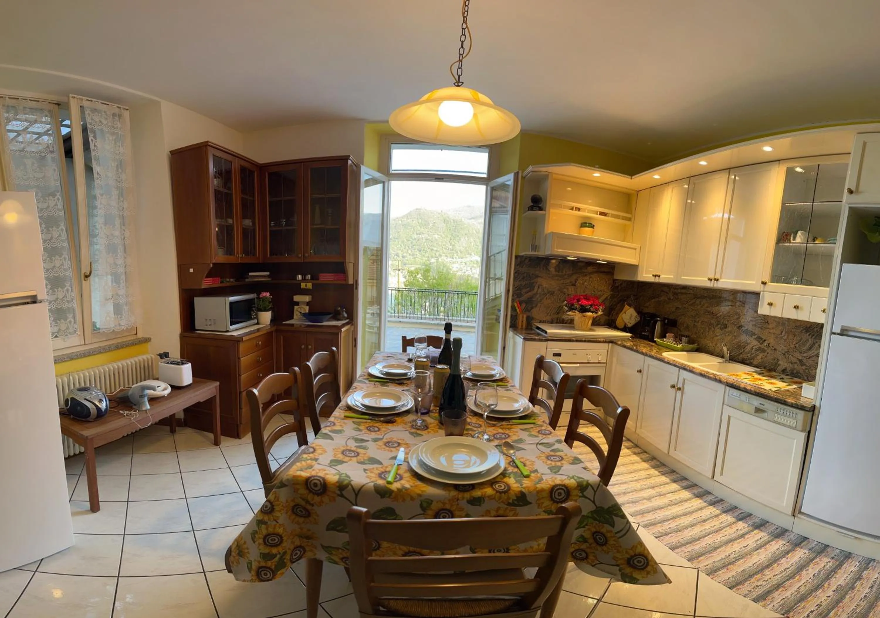 Kitchen or kitchenette in Terrace Lake View Moltrasio