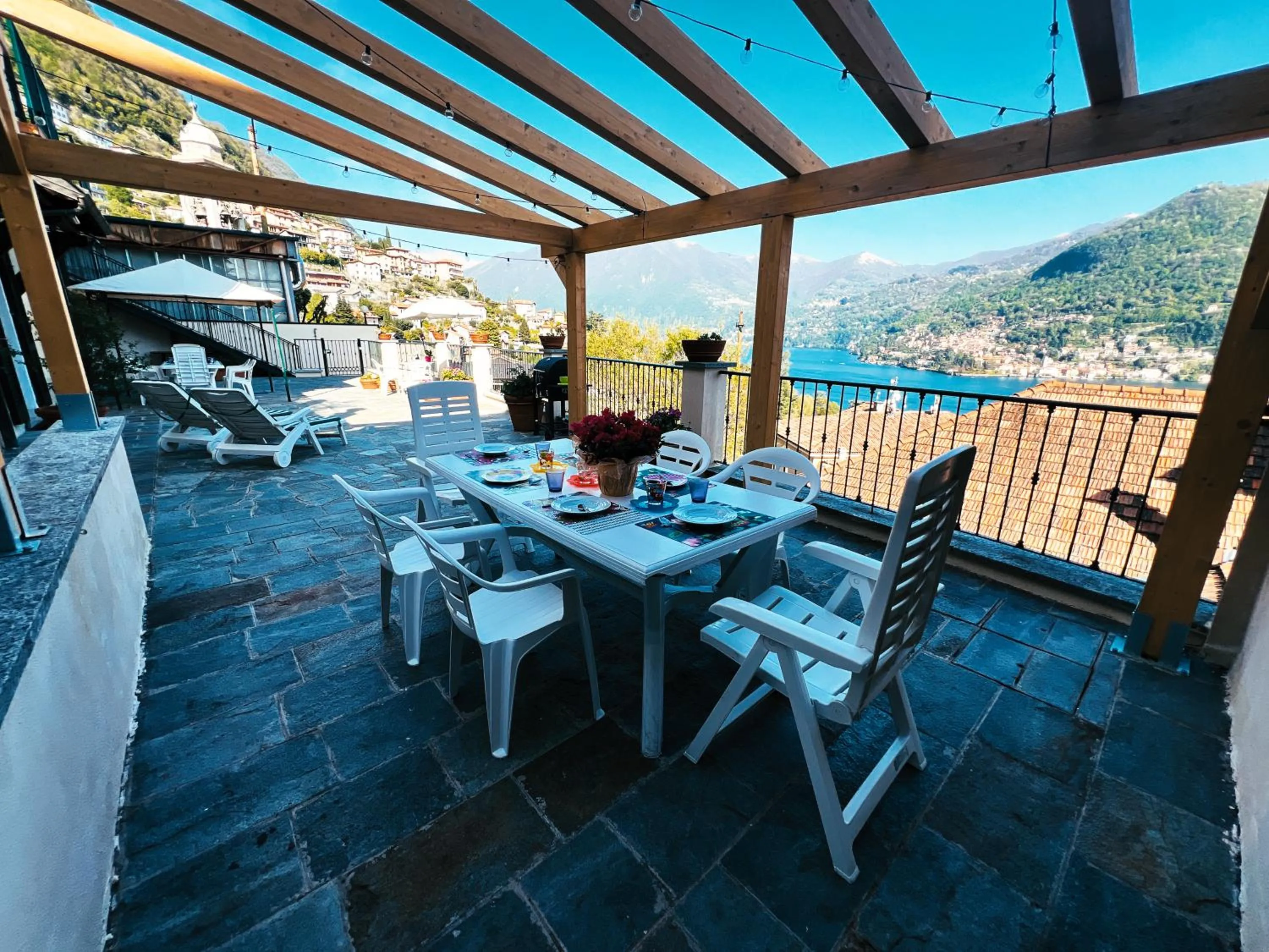 Balcony/Terrace in Terrace Lake View Moltrasio