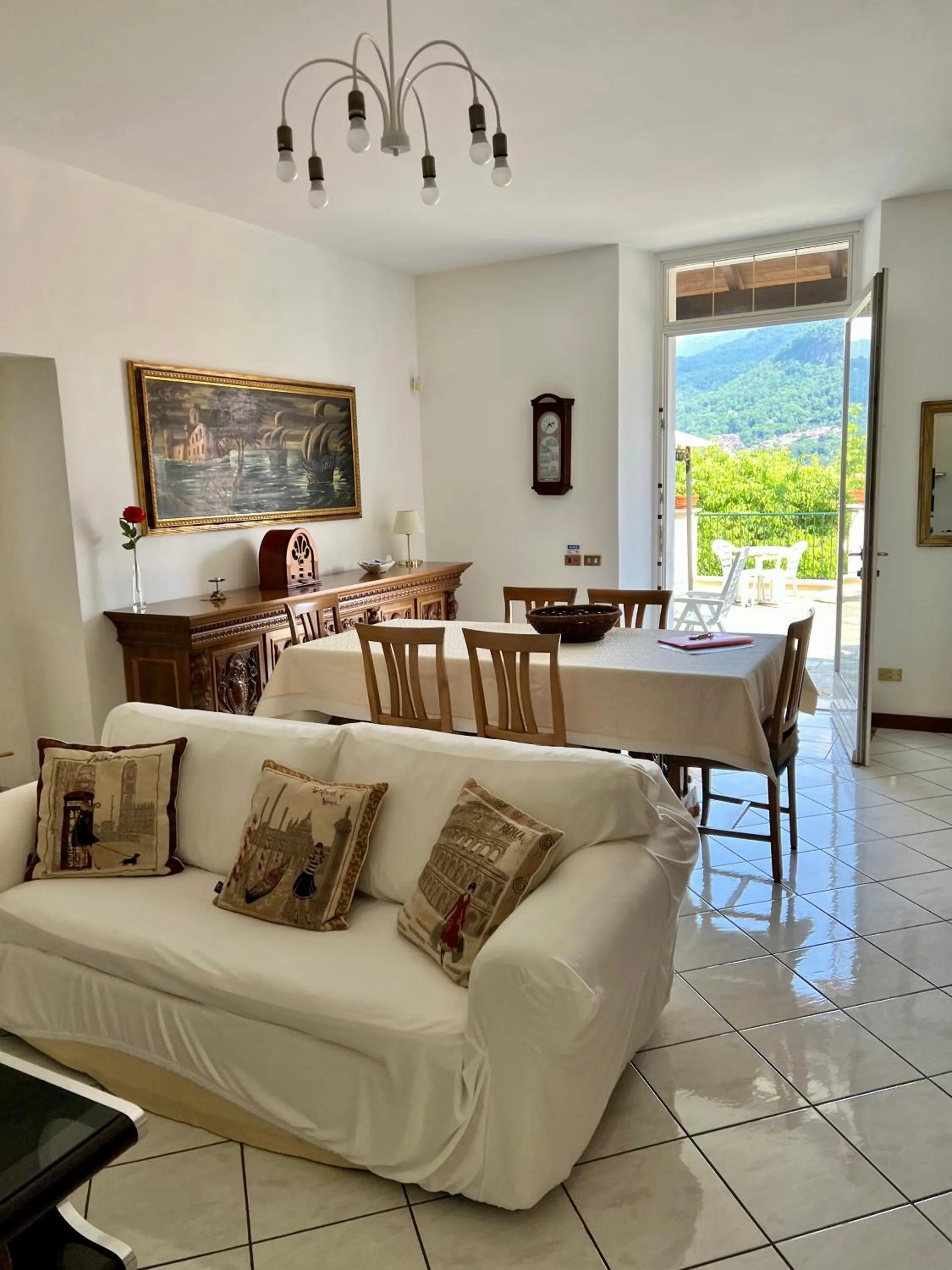 Living room in Terrace Lake View Moltrasio