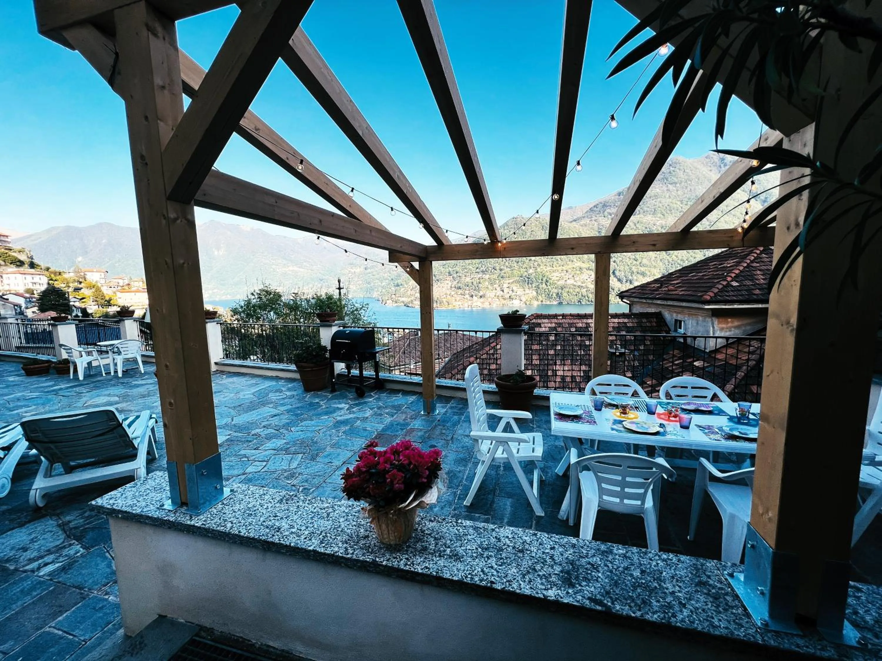 Balcony/Terrace in Terrace Lake View Moltrasio