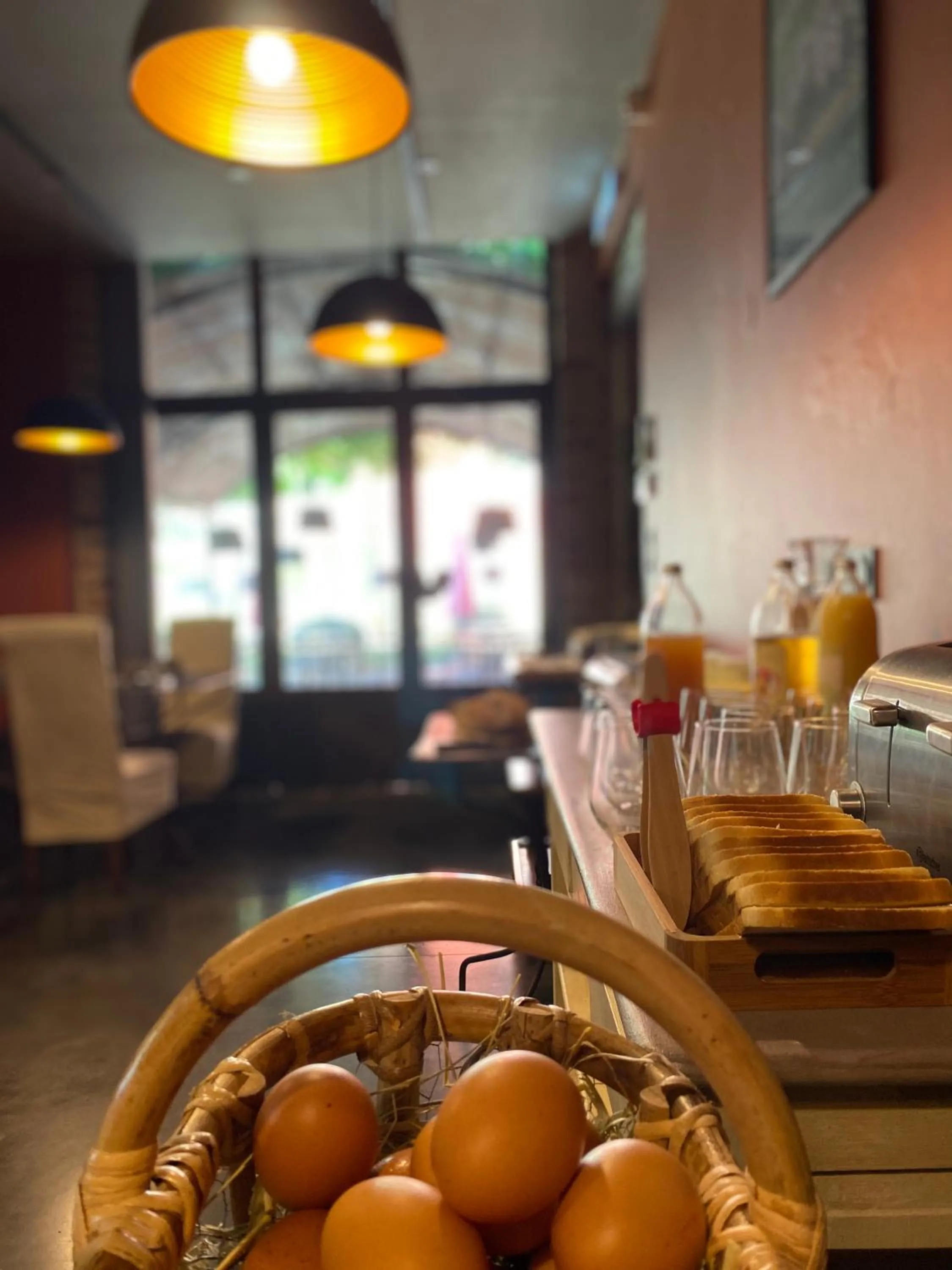 Breakfast in Les Jardins de la Tour