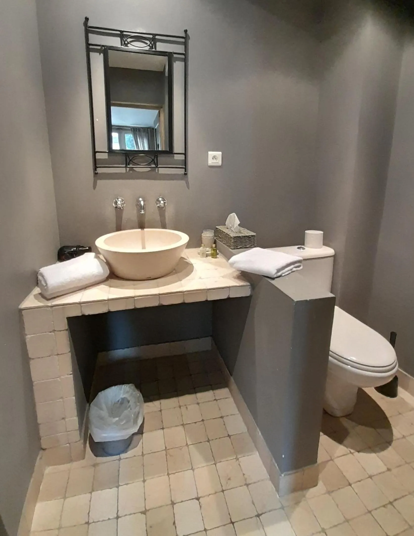 Bathroom in Les Jardins de la Tour