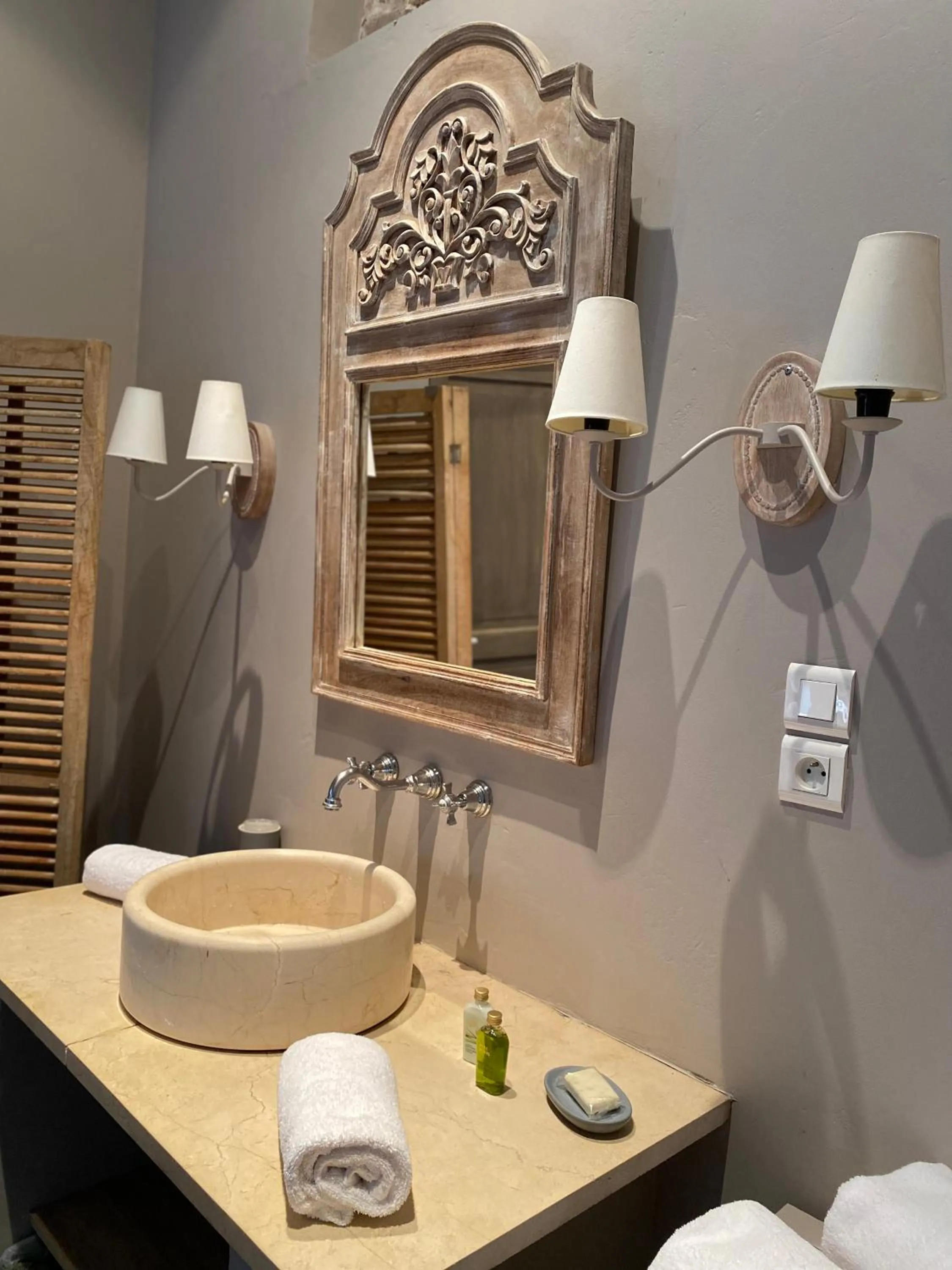 Bathroom in Les Jardins de la Tour