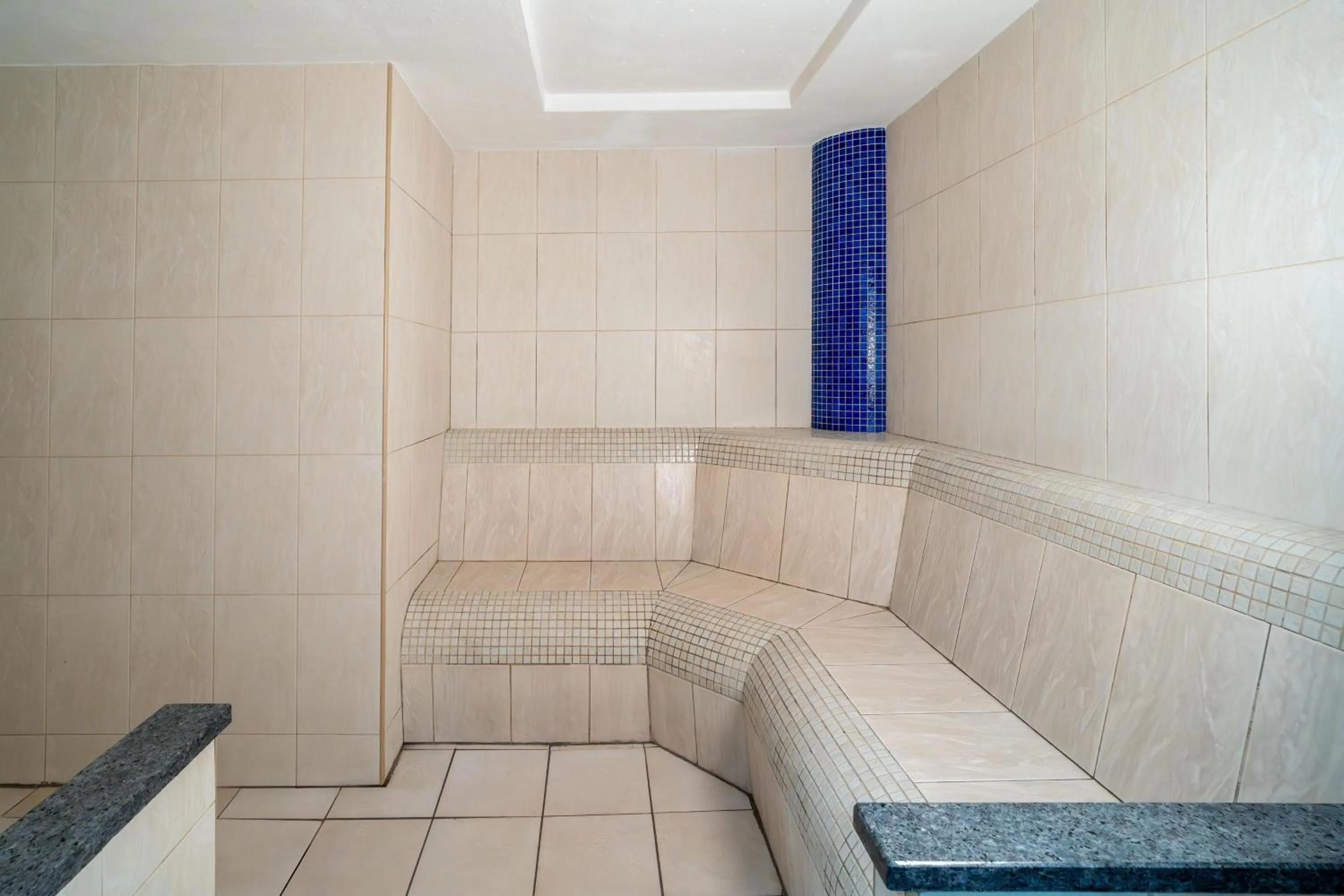 Steam room in Daresbury Park Hotel