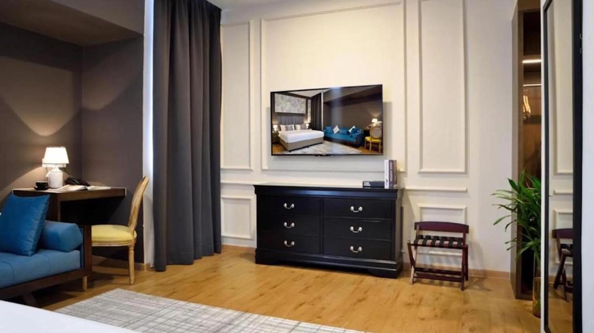 TV and multimedia, Bed in The Leith