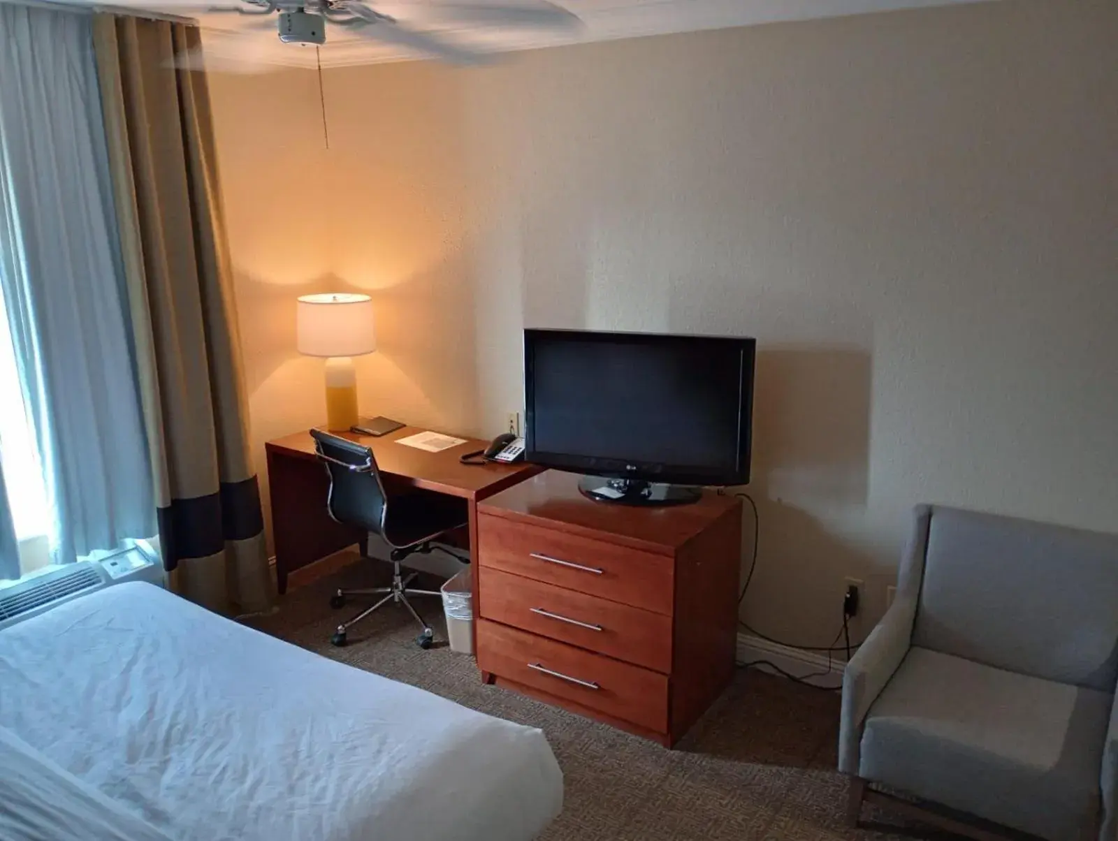 King Room in SAMIR Stay at NW Expressway King Room in SAMIR Stay at NW Expressway