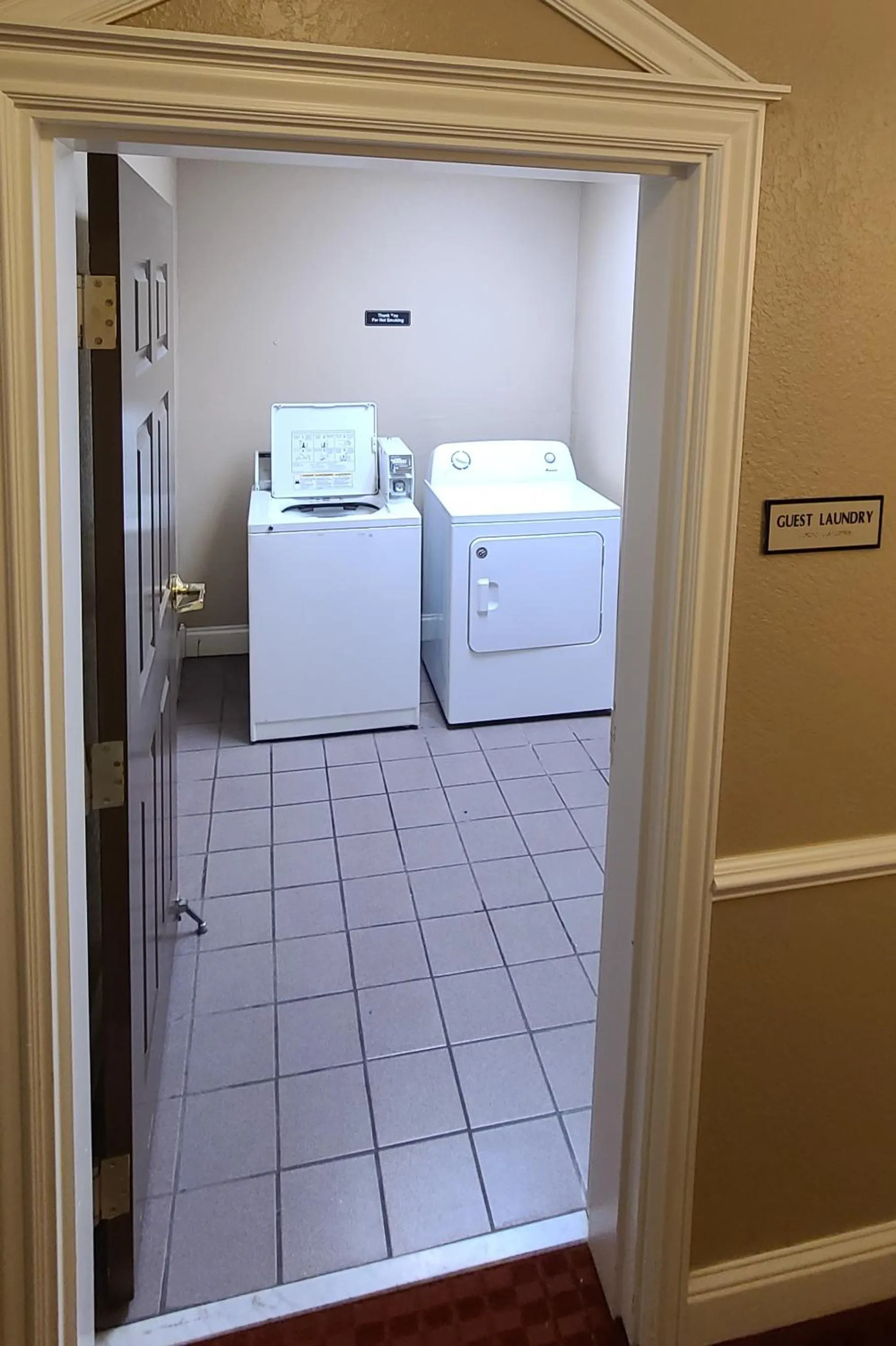 Property building, Bed in SAMIR Stay at NW Expressway