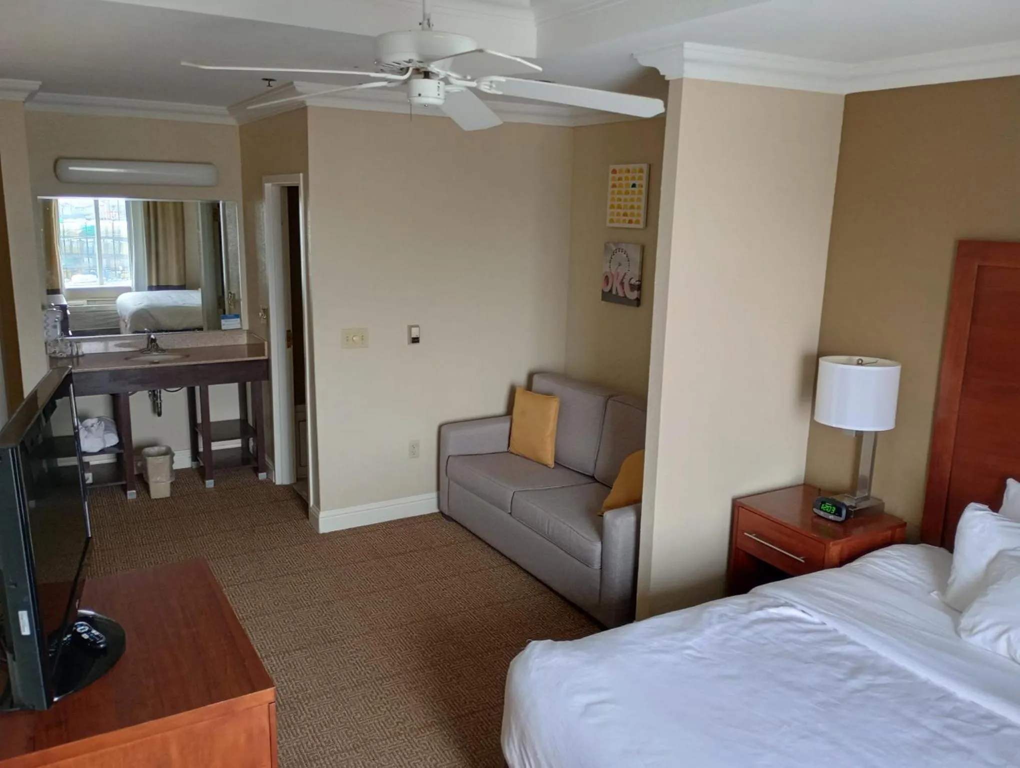 Bed in SAMIR Stay at NW Expressway