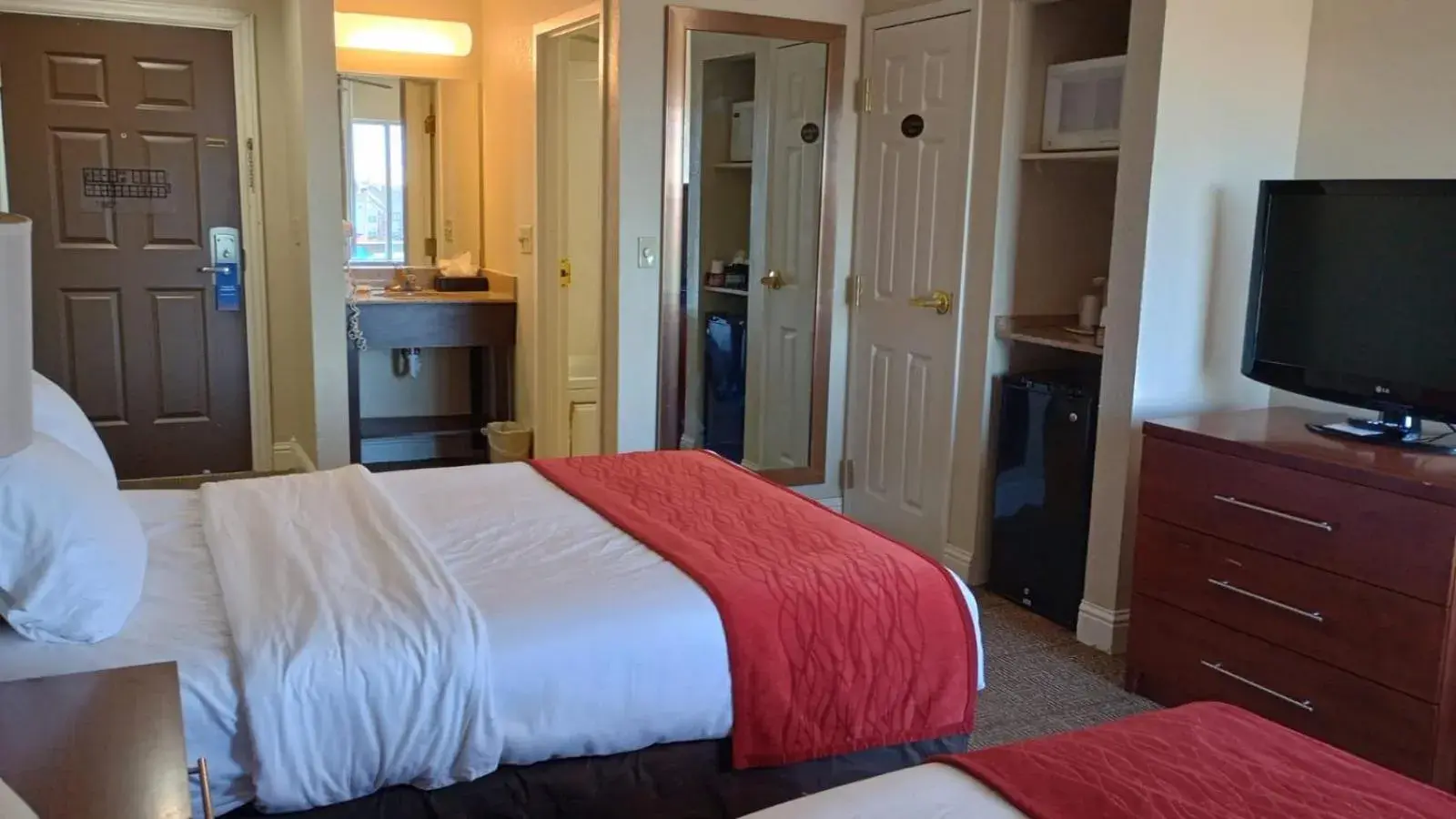 Budget Double Room in SAMIR Stay at NW Expressway Budget Double Room in SAMIR Stay at NW Expressway