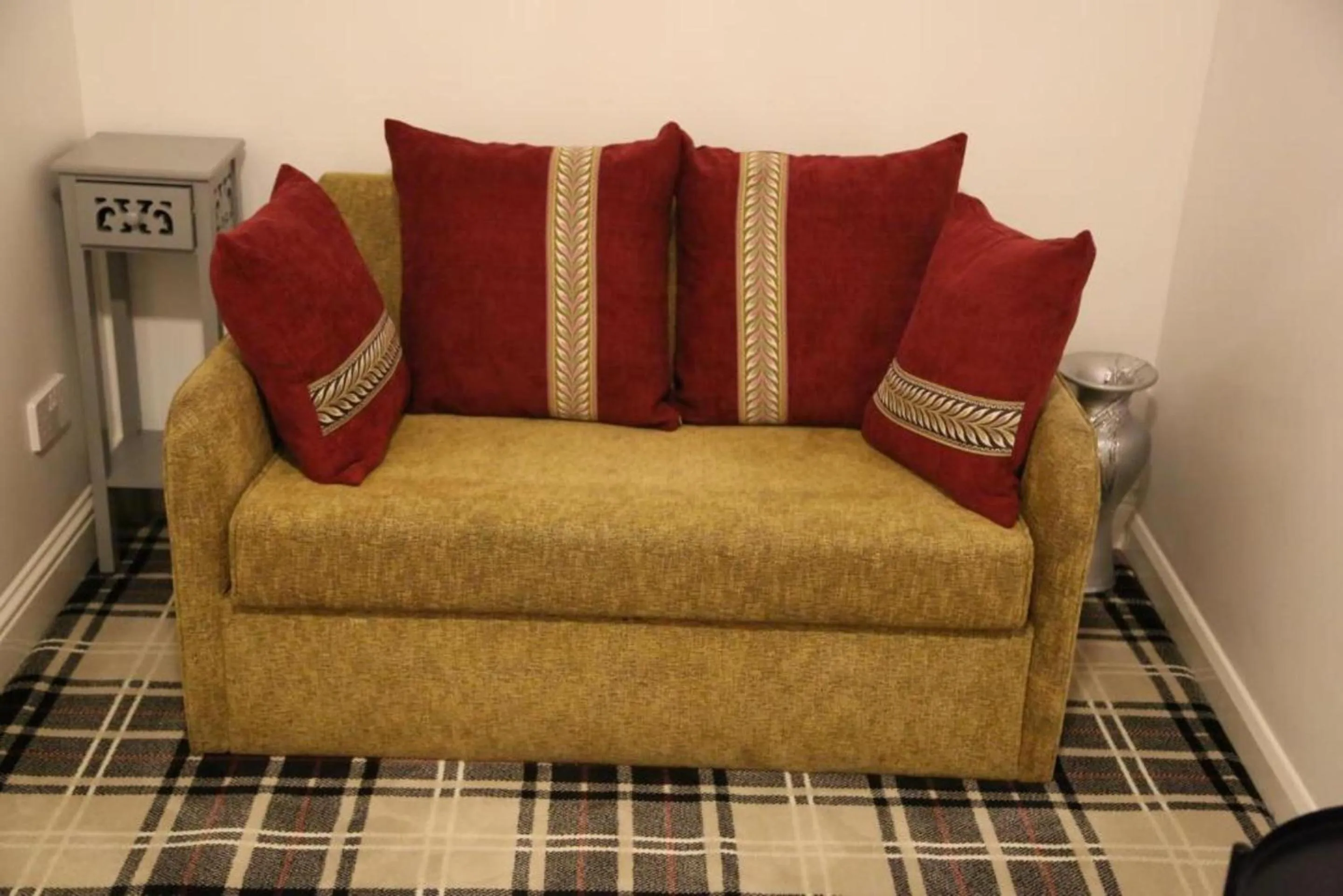 Seating area in OYO 4 Sisters Inn