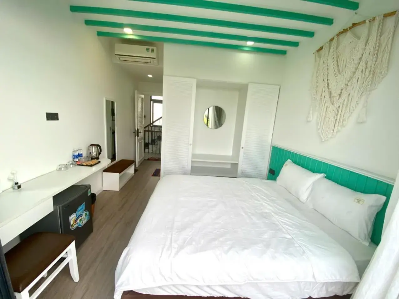 Queen Room with Balcony in UY LONG Homestay & Coffee Queen Room with Balcony in UY LONG Homestay & Coffee