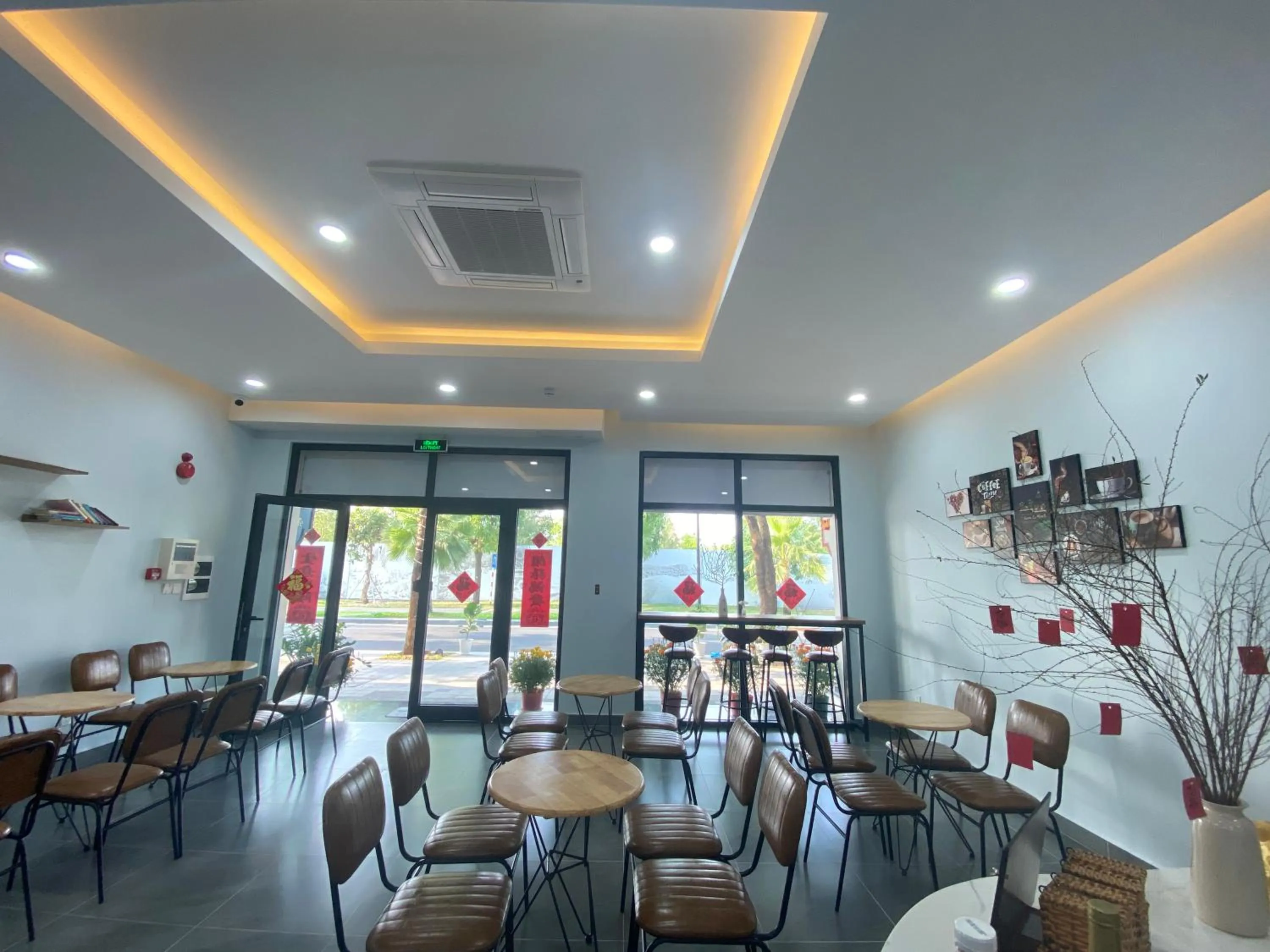 Communal lounge/ TV room in UY LONG Homestay & Coffee