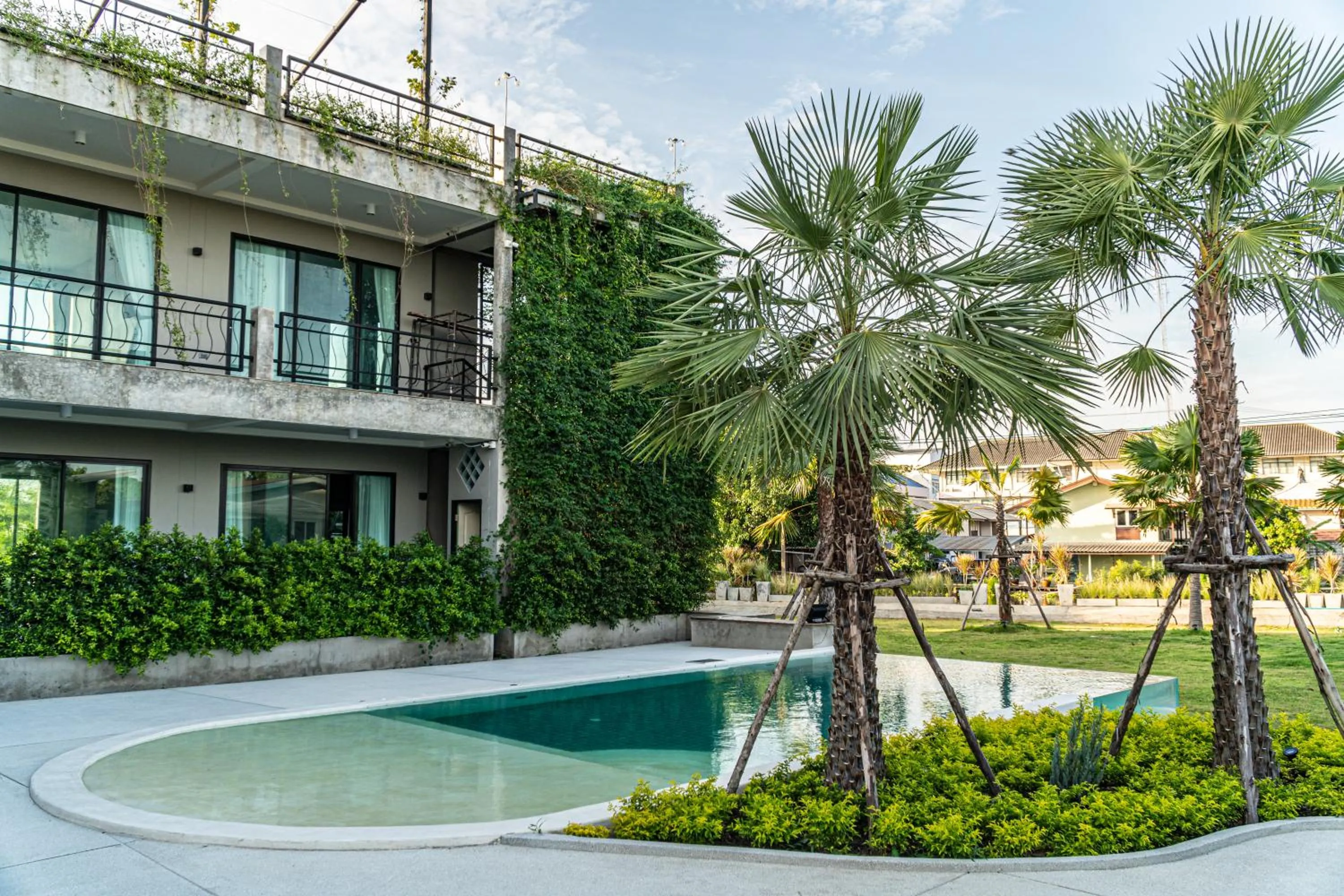 The River Palm Resort