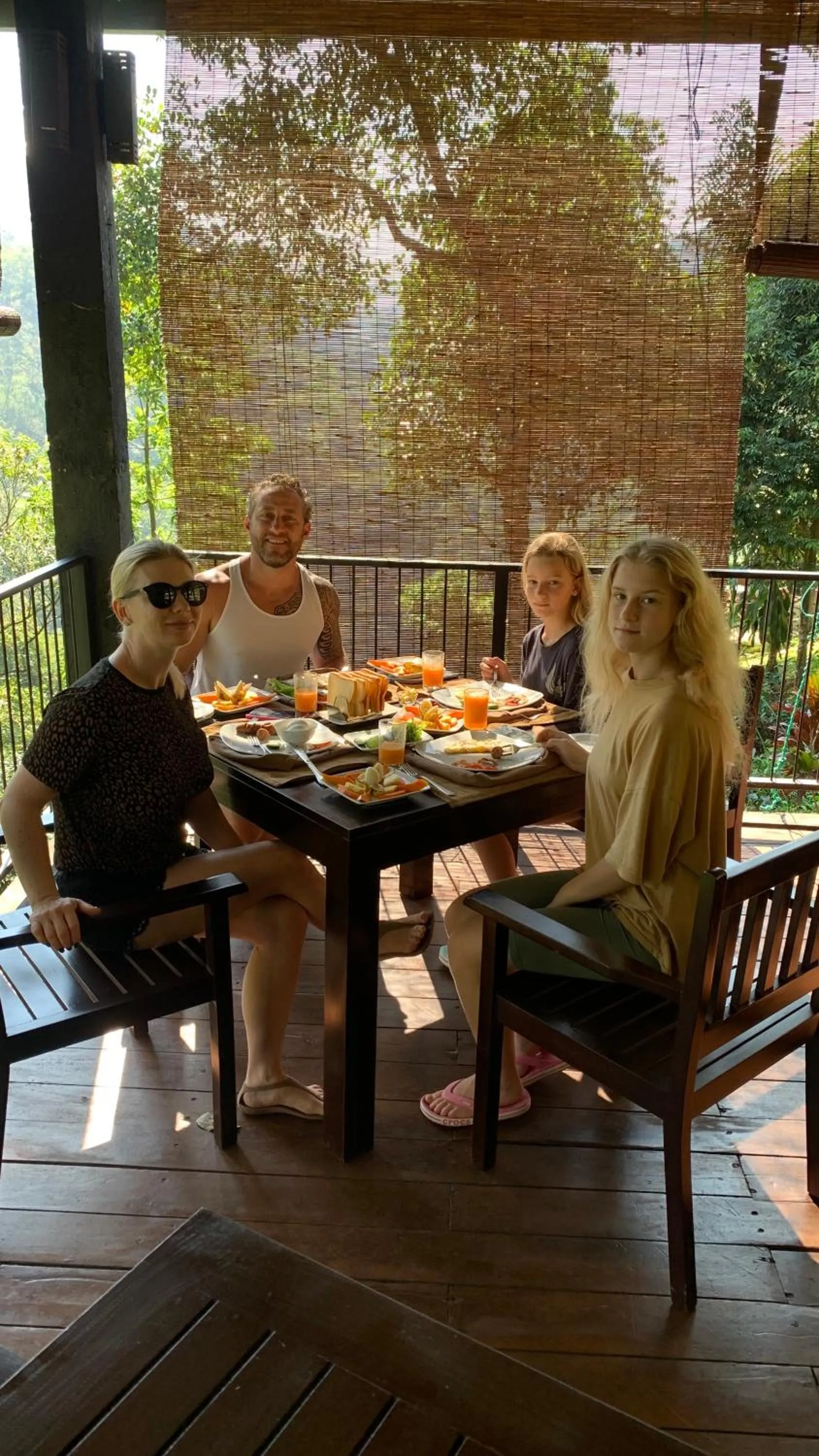 Restaurant/places to eat in Tea Cottage Resort & Spa