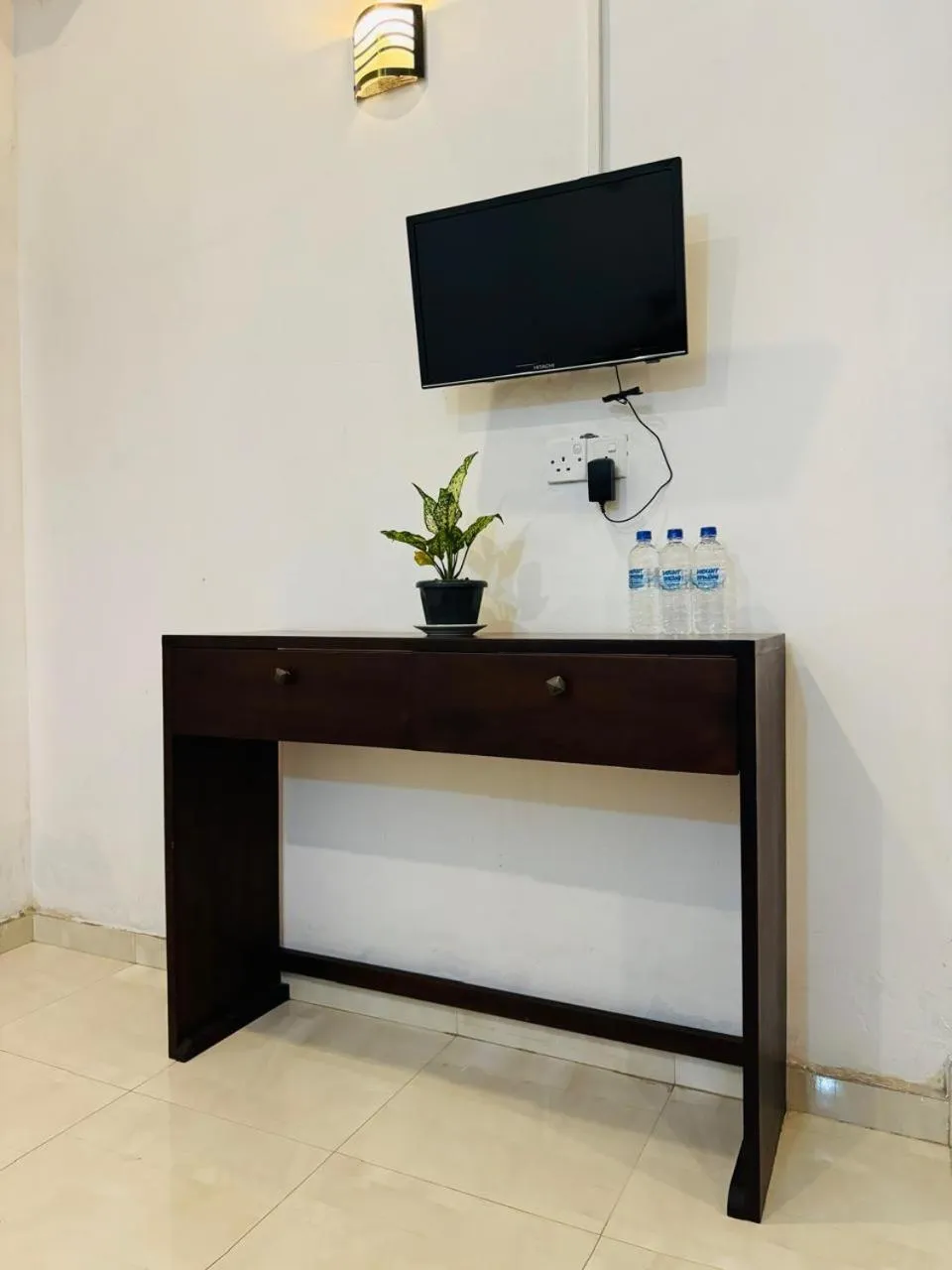 TV and multimedia in CITYSCAPE YALA BY 999 HOTEL & RESTAURANT