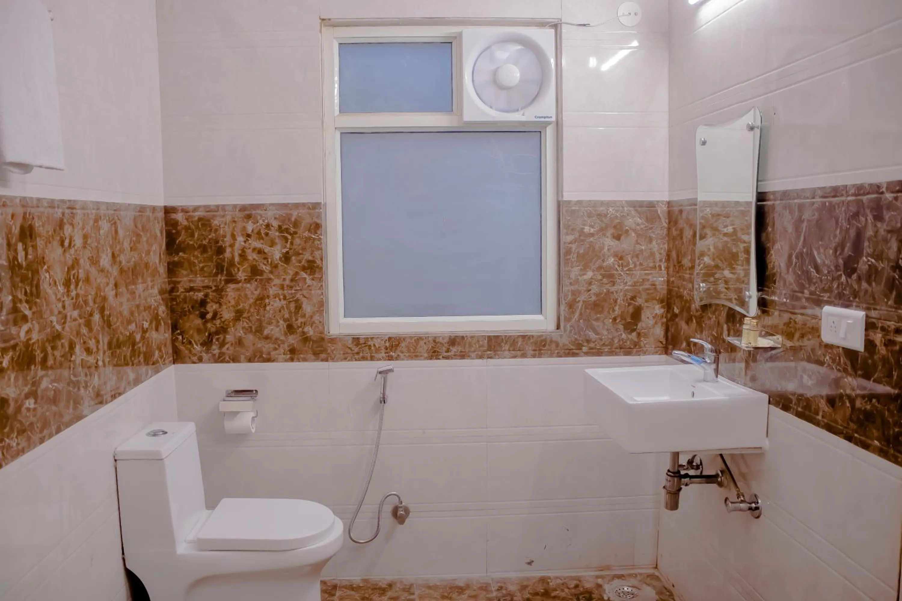 Bathroom in Hotel Airport City Near Delhi International Airport