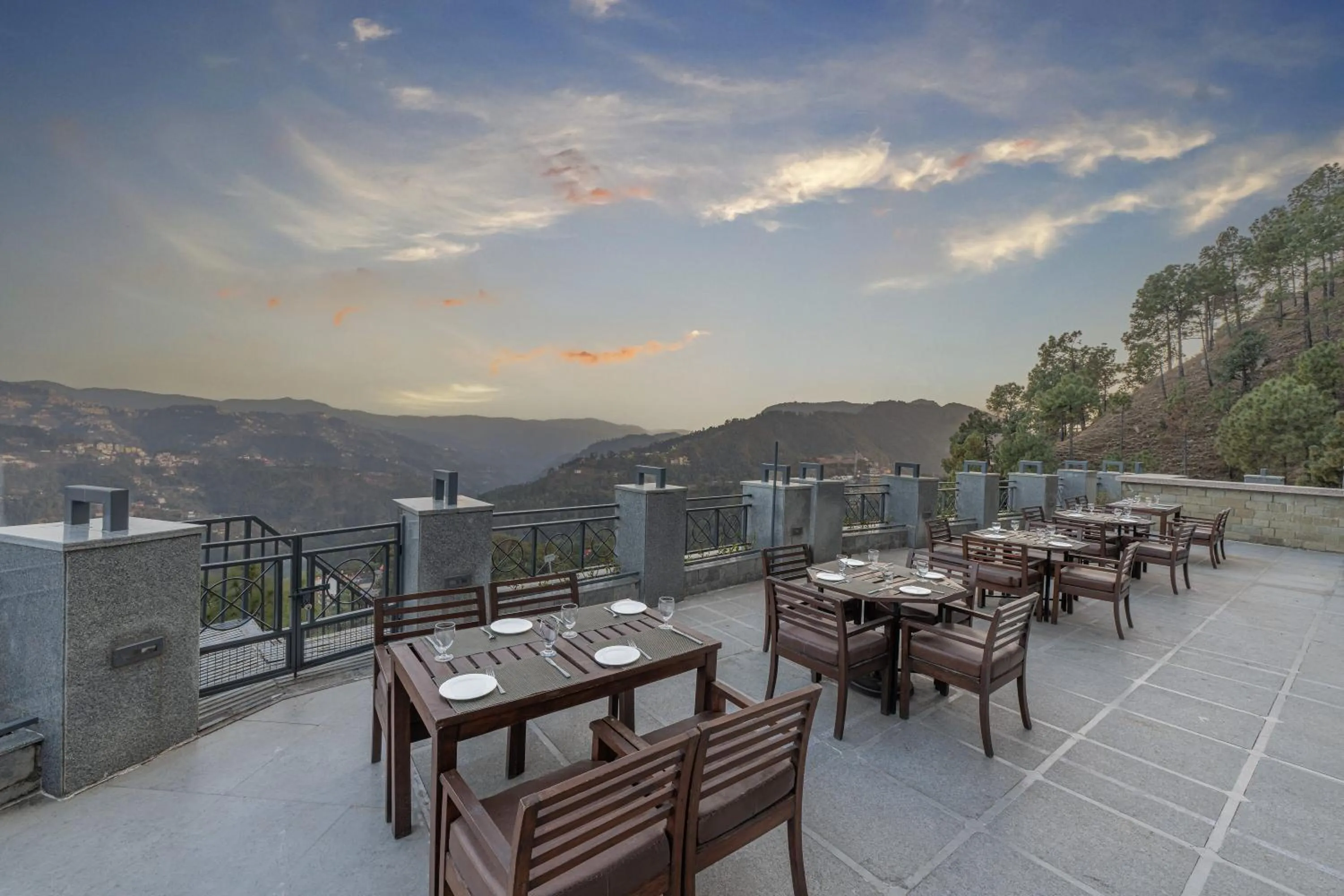 Restaurant/places to eat in Echor Shimla Hotel - The Zion