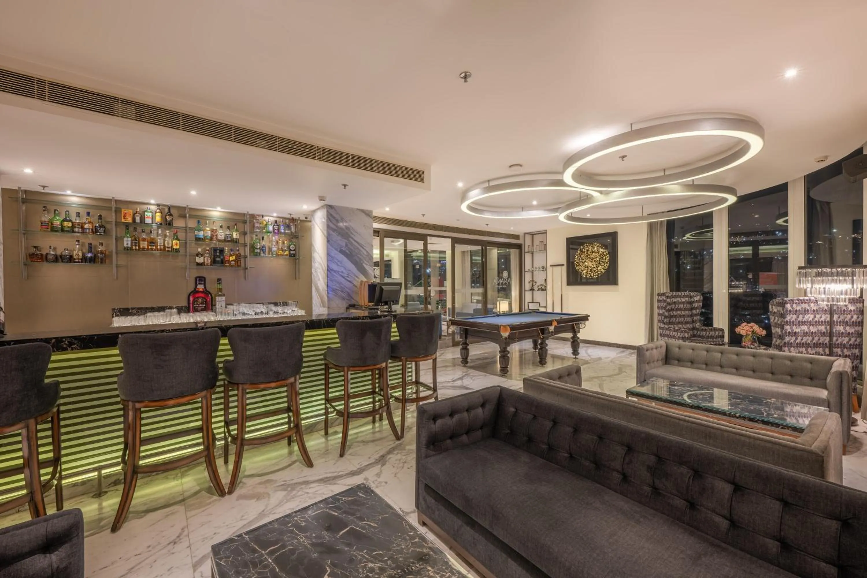 Lounge or bar in Echor Shimla Hotel - The Zion