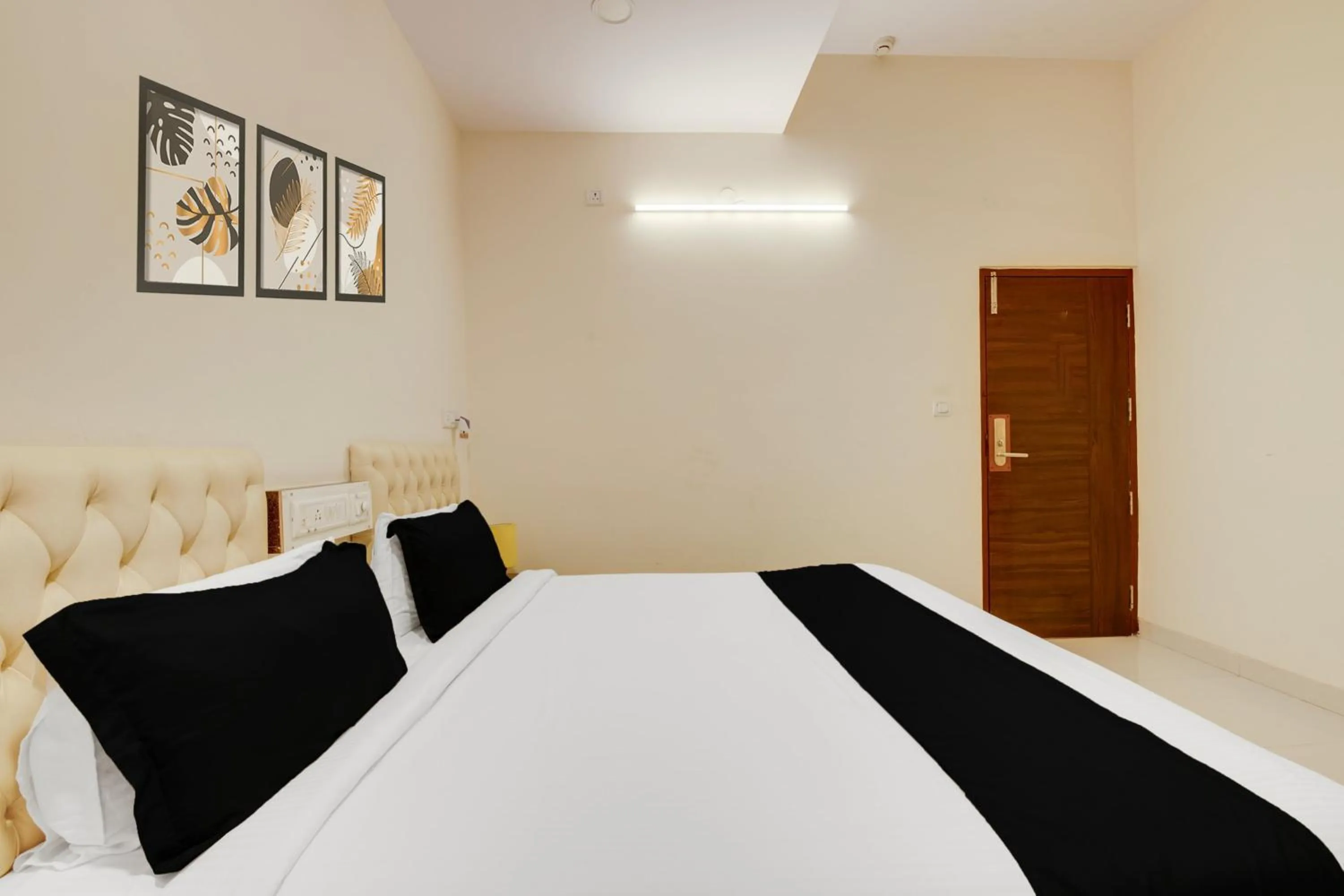 Bedroom, Bed in Townhouse HBR Layout