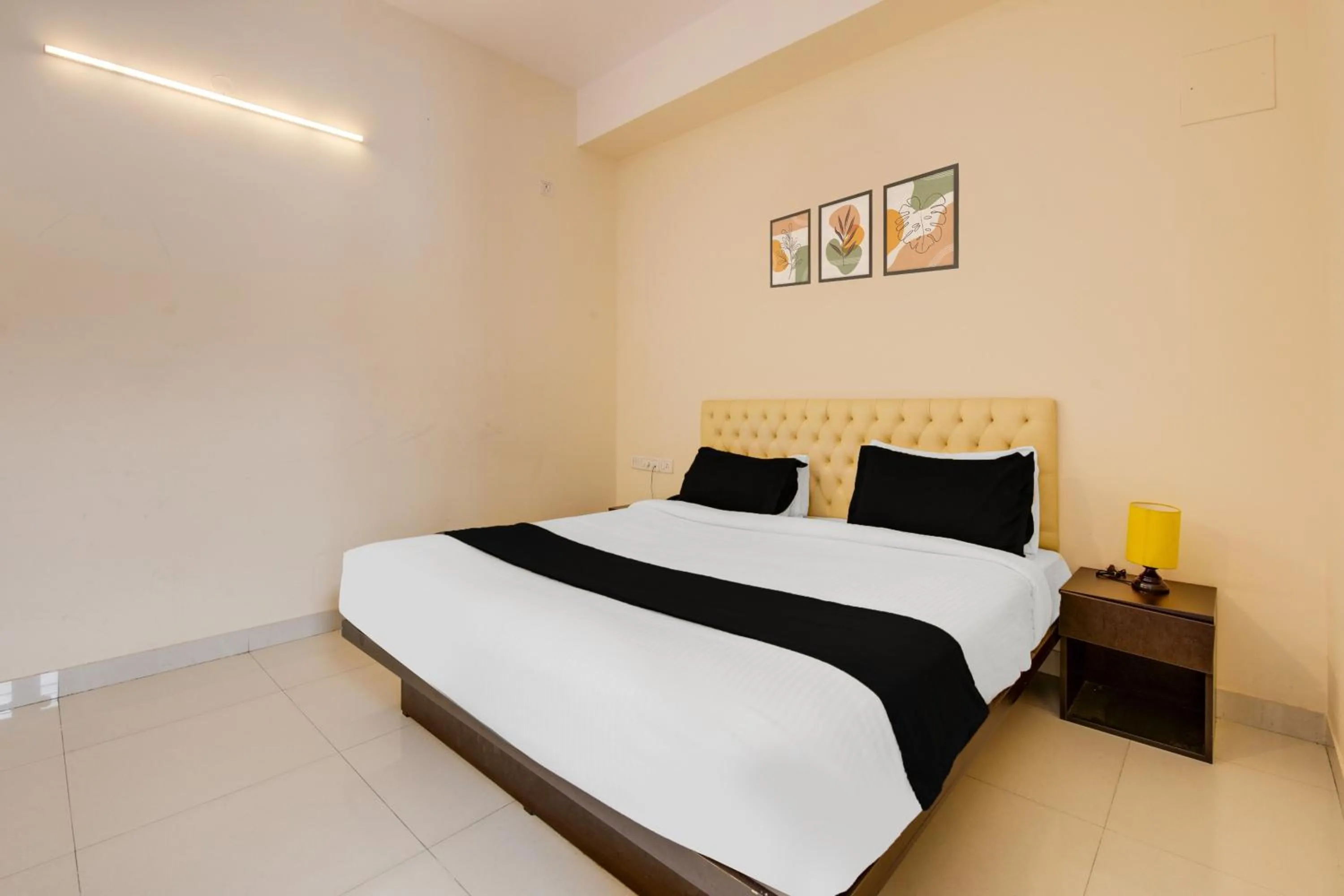 Bedroom, Bed in Townhouse HBR Layout